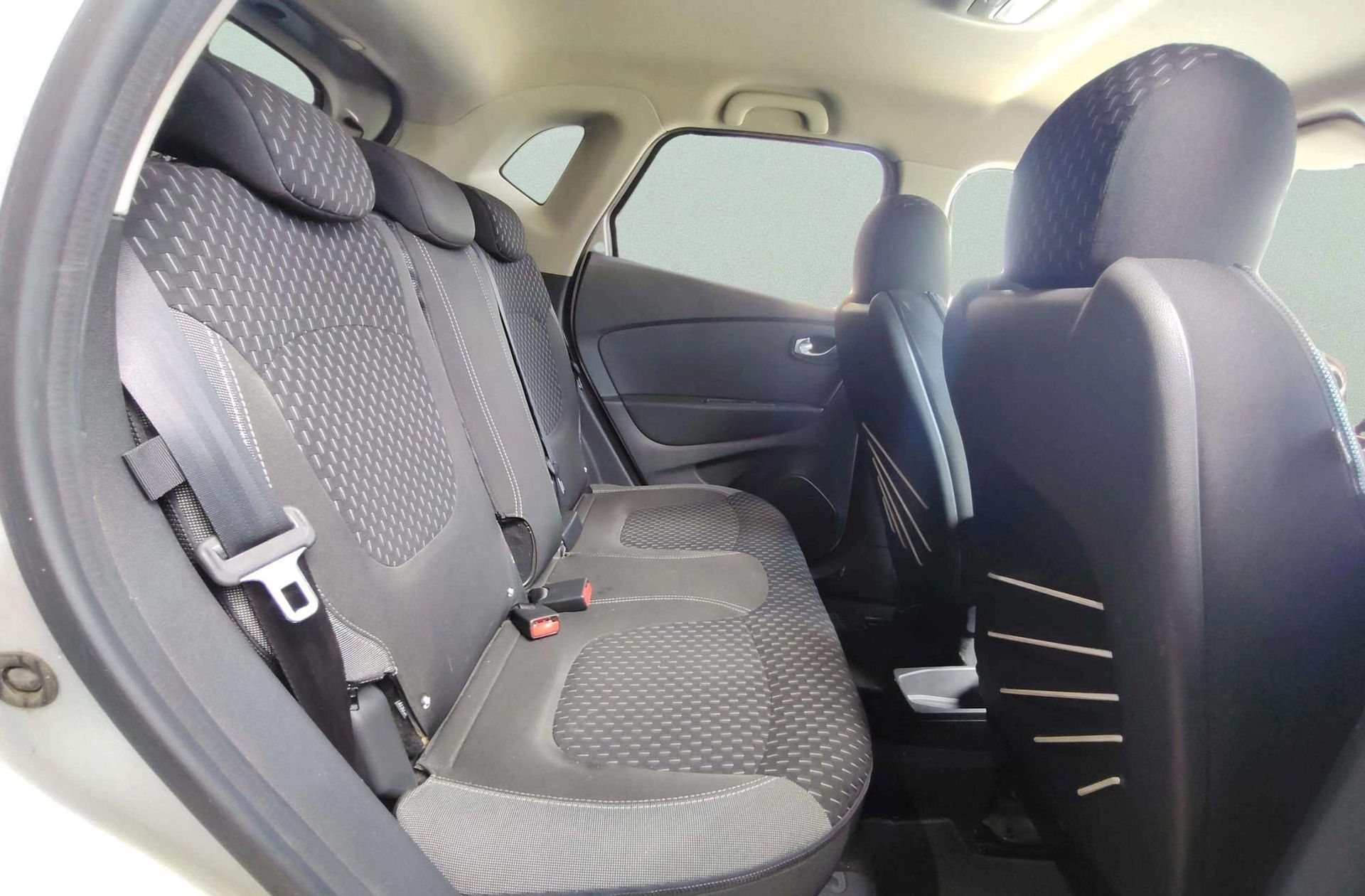 Renault Captur Zen Energy dCi EDC - foto 17