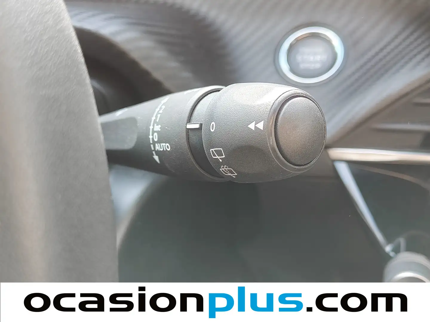 Foto Peugeot 2008 Peugeot 2008 Allure Hybrid eDCS6 (136 CV)