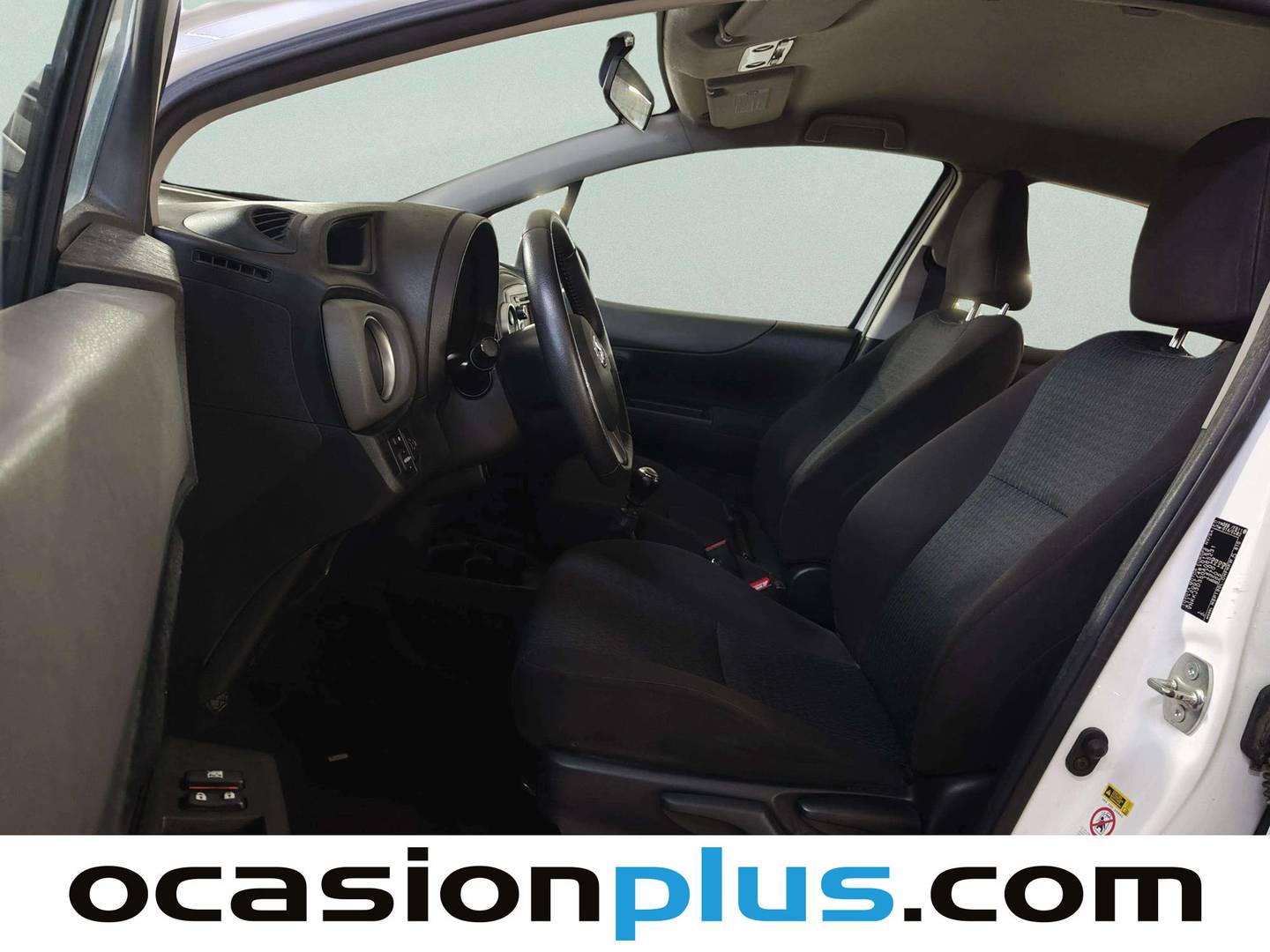 Foto asientos delanteros Toyota Yaris Toyota Yaris 100 Active (99 CV)