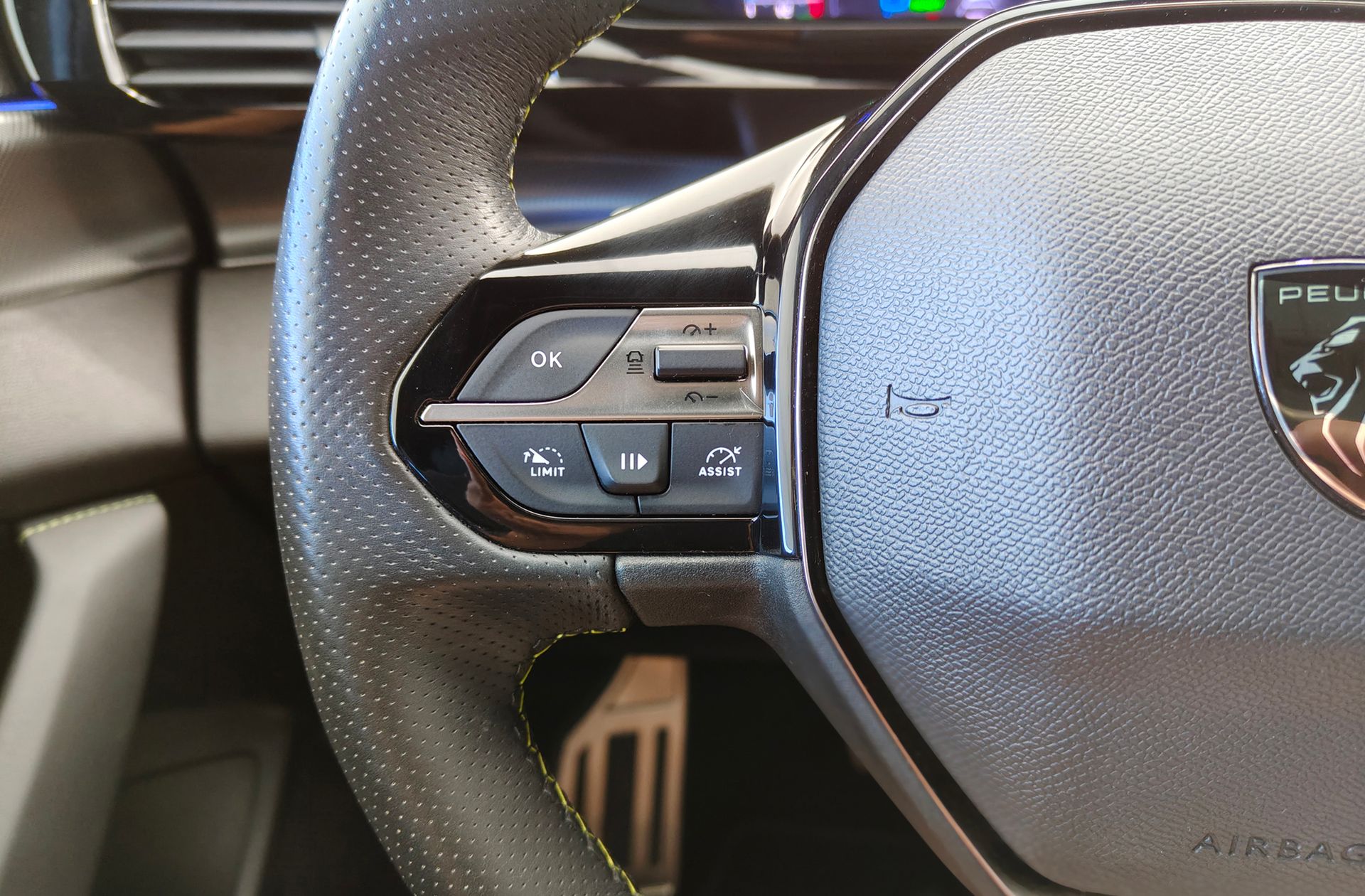 Peugeot 308 SW Hybrid 225 GT Pack eEAT8 - foto 36