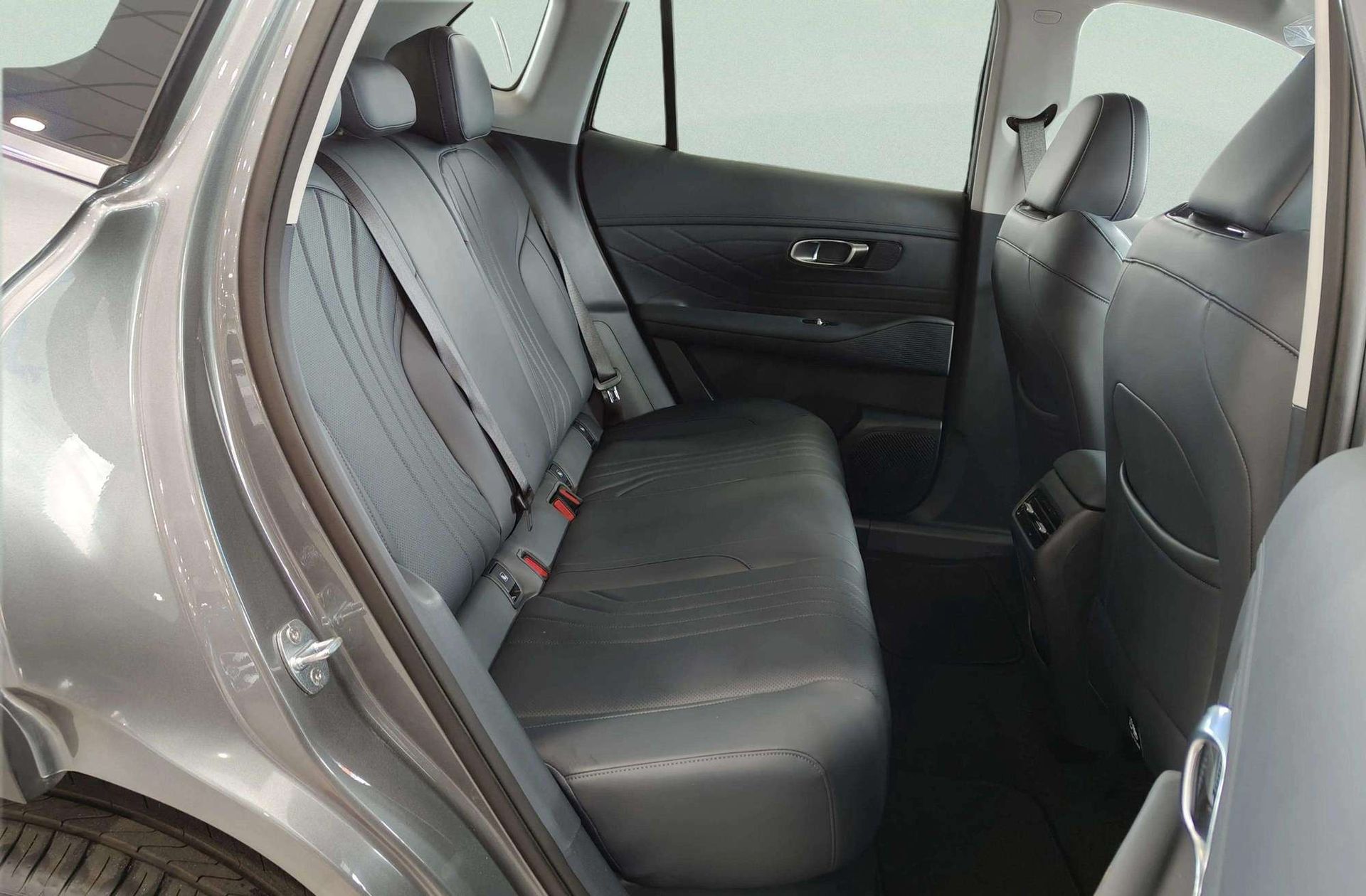 Geely Starray EM-i 1.5 PHEV Pro - foto 21