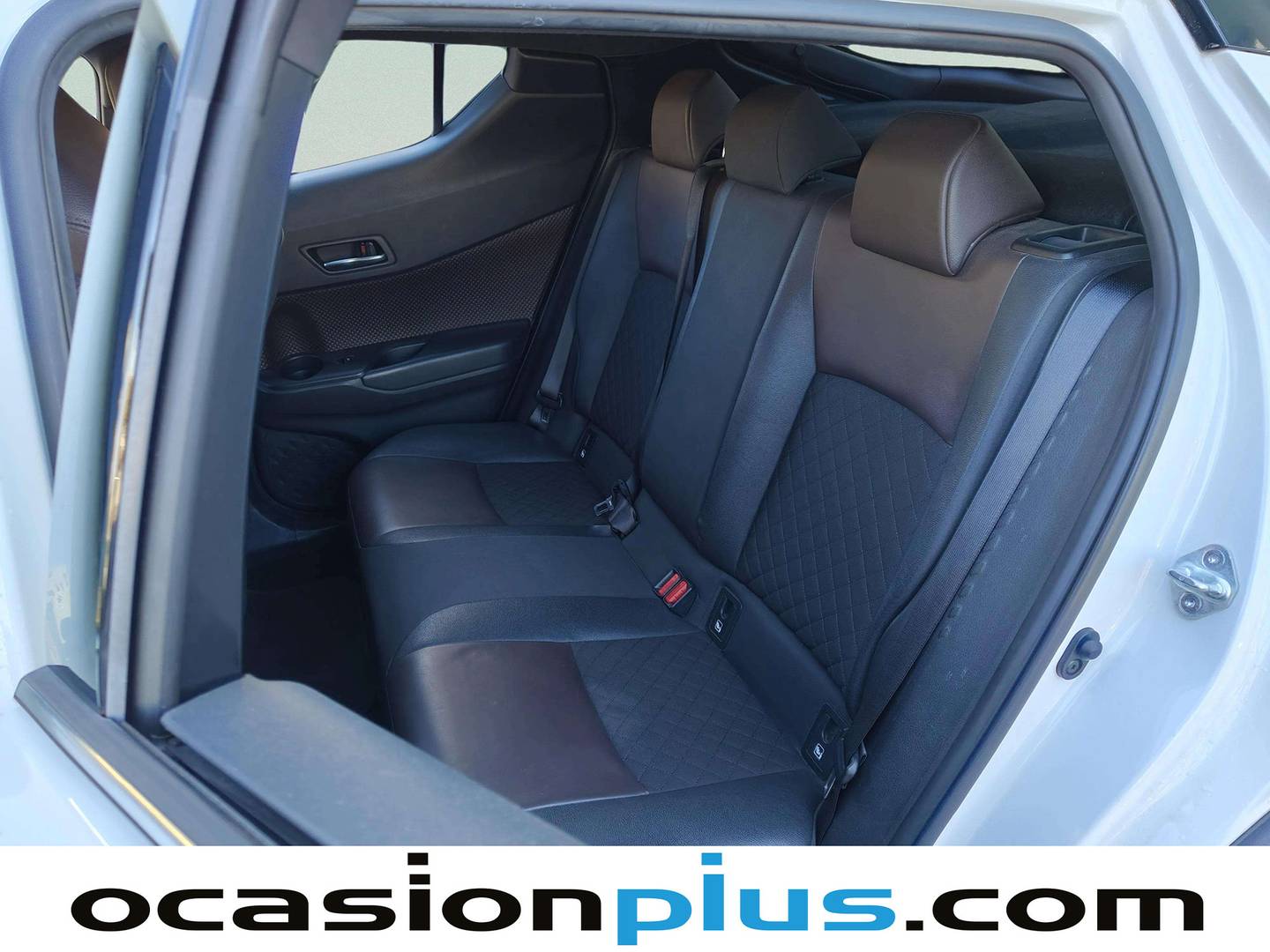 Foto asientos traseros Toyota C-HR Toyota C-HR 1.8 125H Dynamic Plus (122 CV)