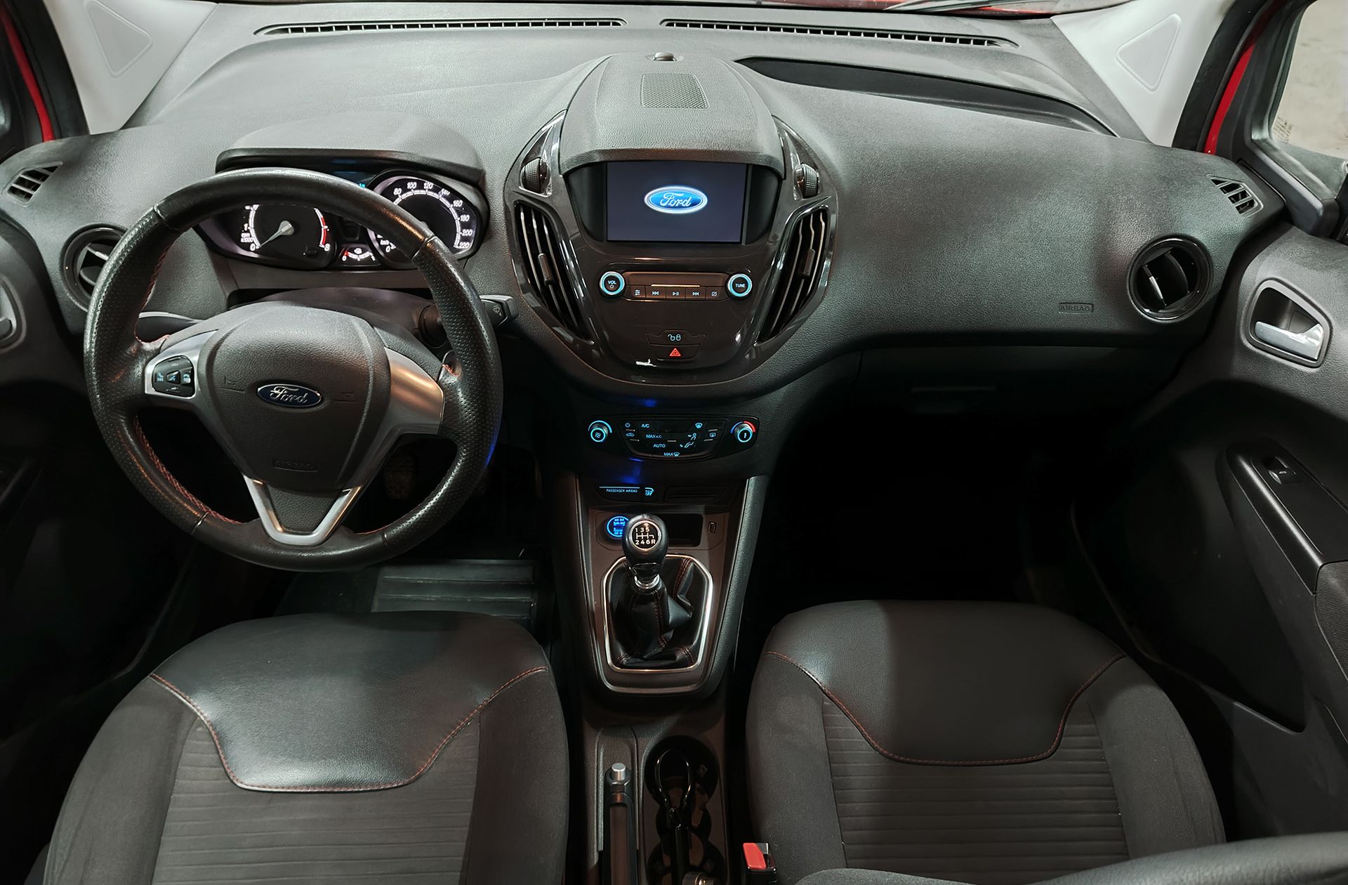 Ford Tourneo Courier 1.0 EcoBoost Sport - foto 6