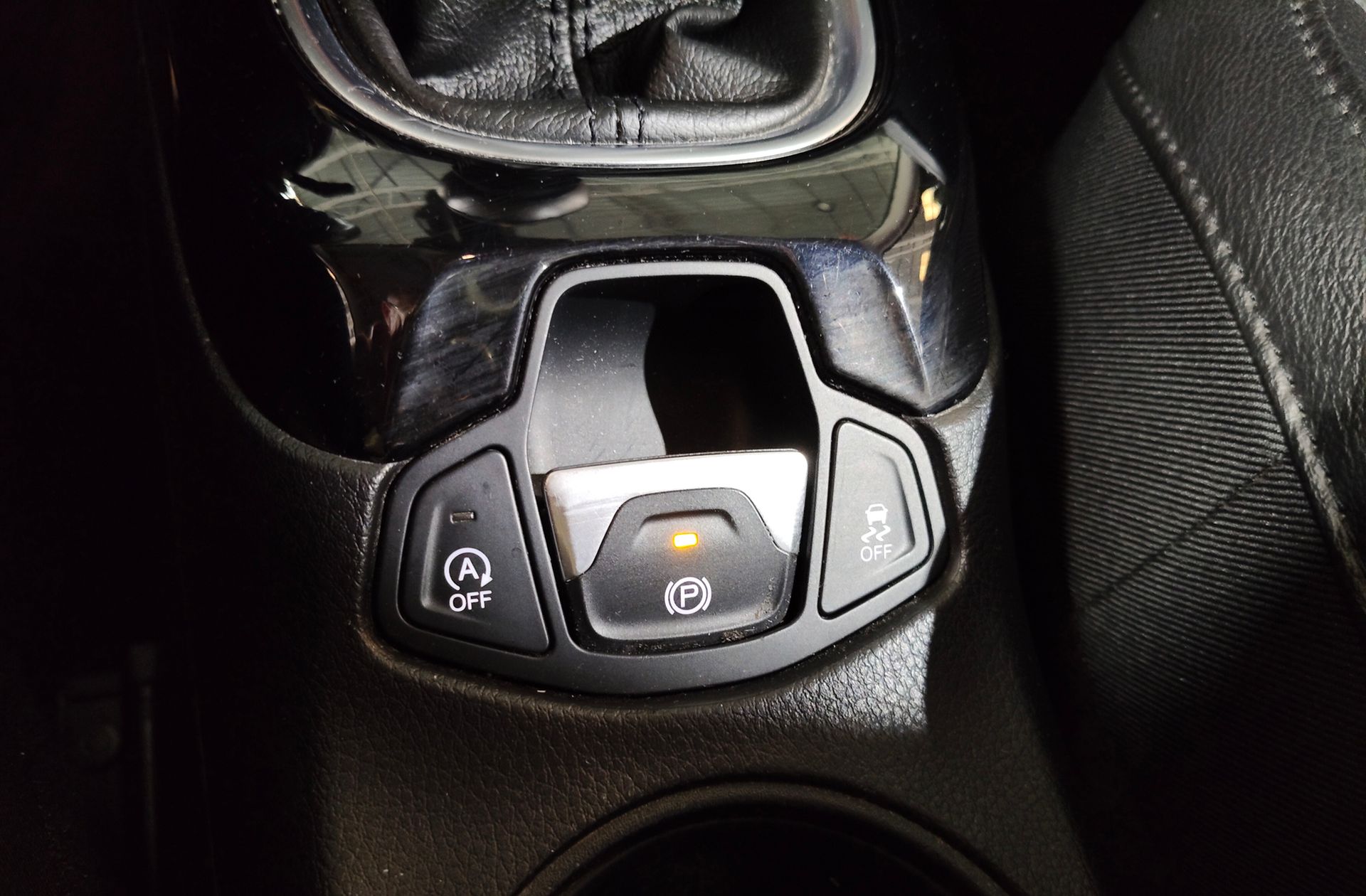 Jeep Compass 1.4 MultiAir Limited 4x2 - foto 32