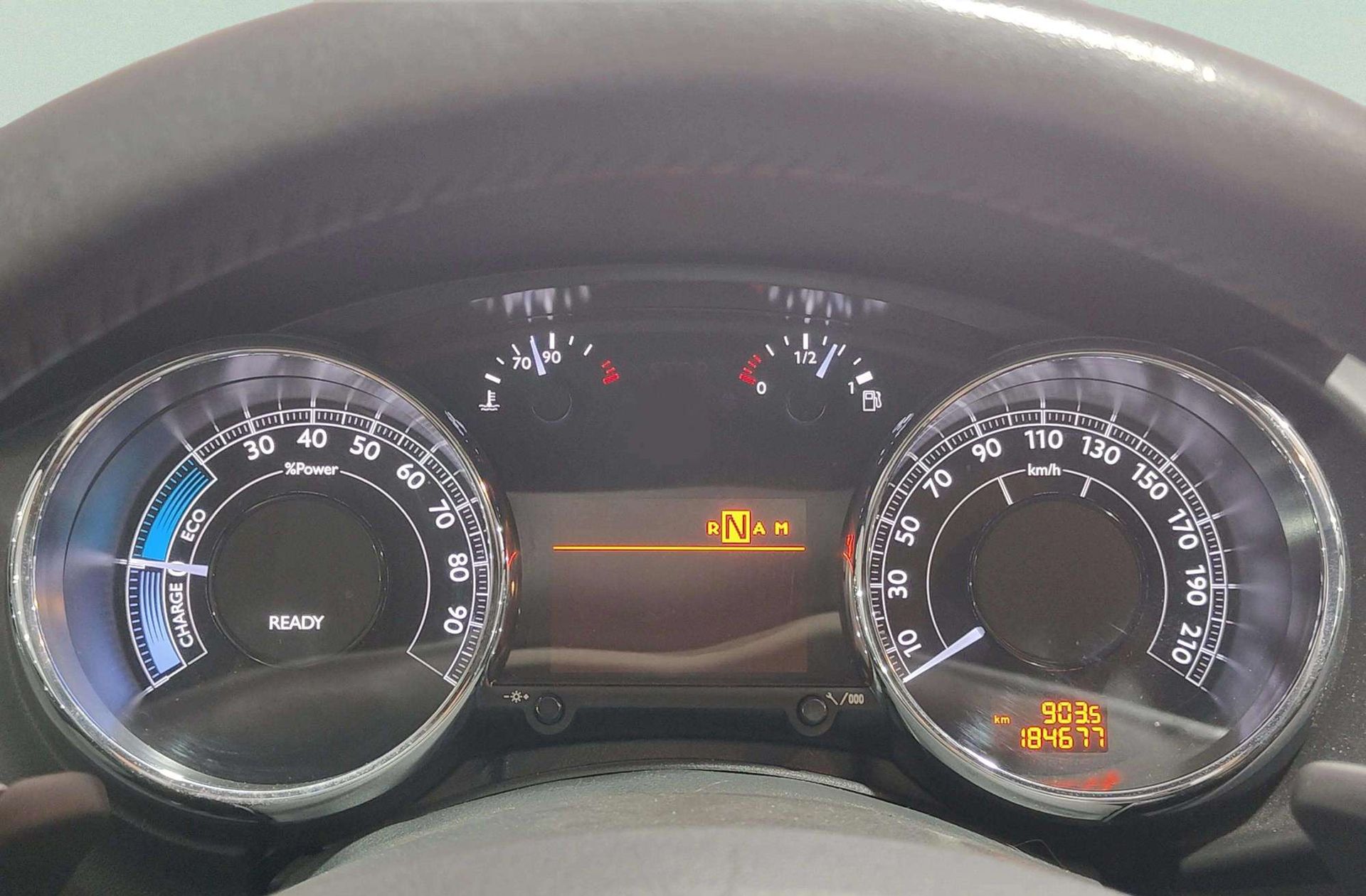 Peugeot 3008 Hybrid4 - foto 22