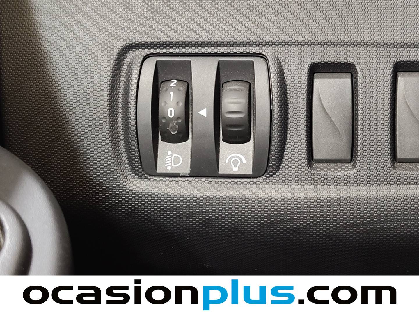Renault Clio Renault Clio 1.2 16v Authentique (75 CV) de segunda mano