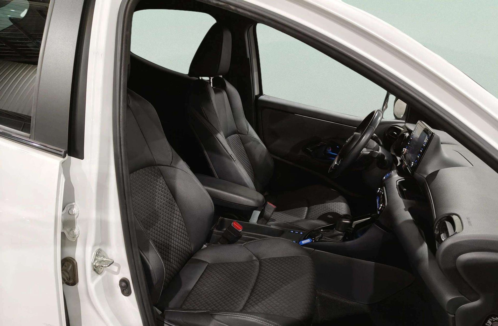 Toyota Yaris 1.5 120H Style Plus - foto 19