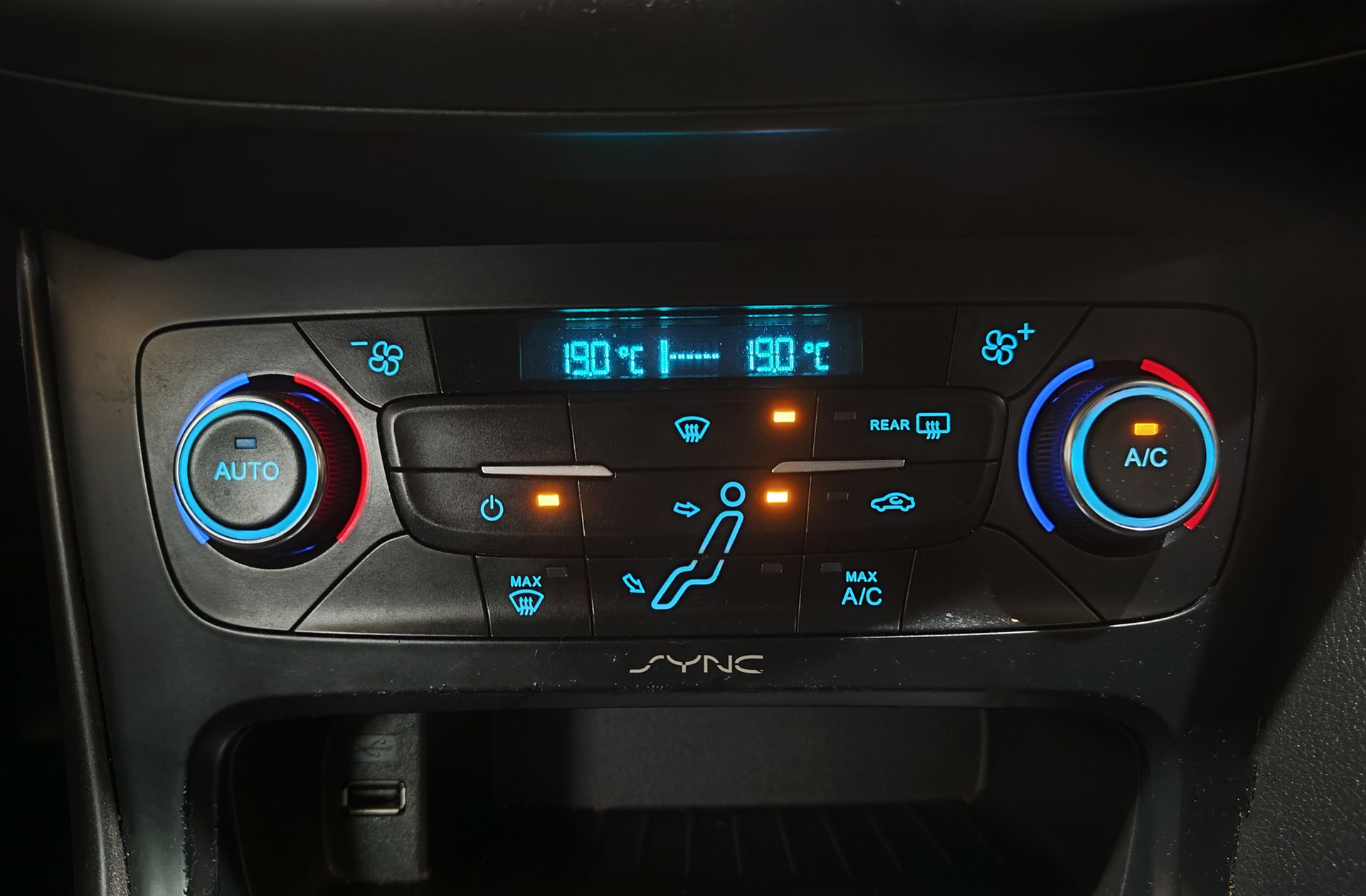 Ford Focus 1.0 EcoBoost Trend+ - foto 26