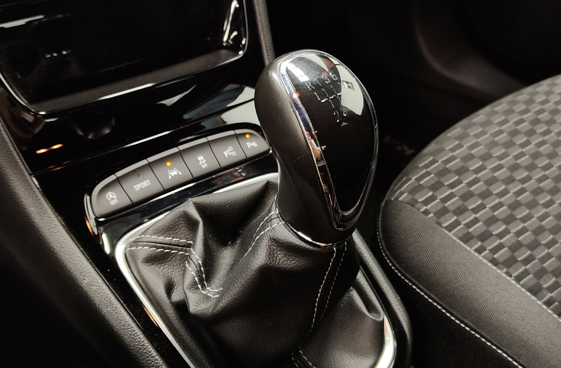 Opel Astra 1.0 Turbo Dynamic - foto 5