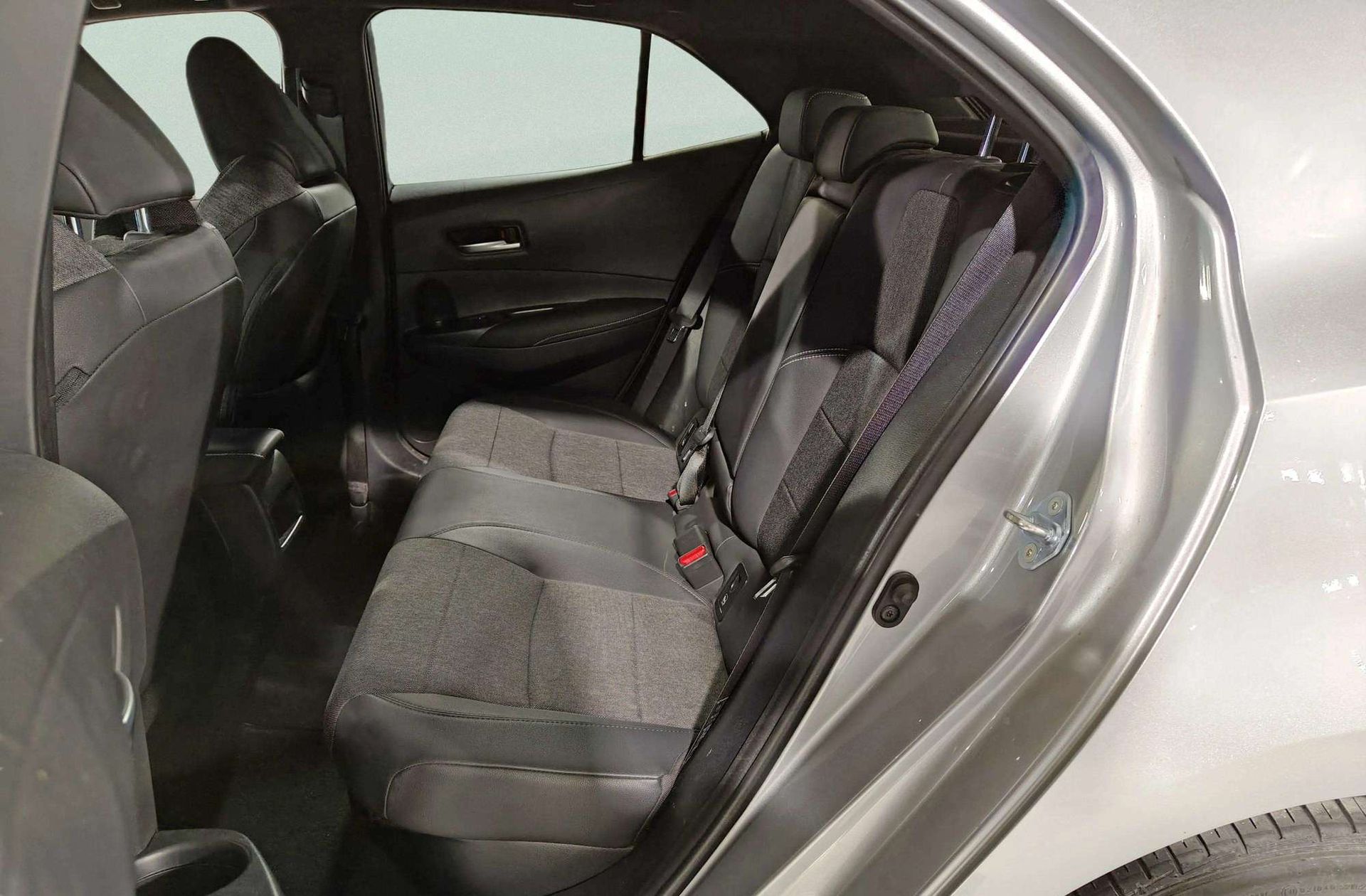 Toyota Corolla 1.8 125H Style E-CVT - foto 13