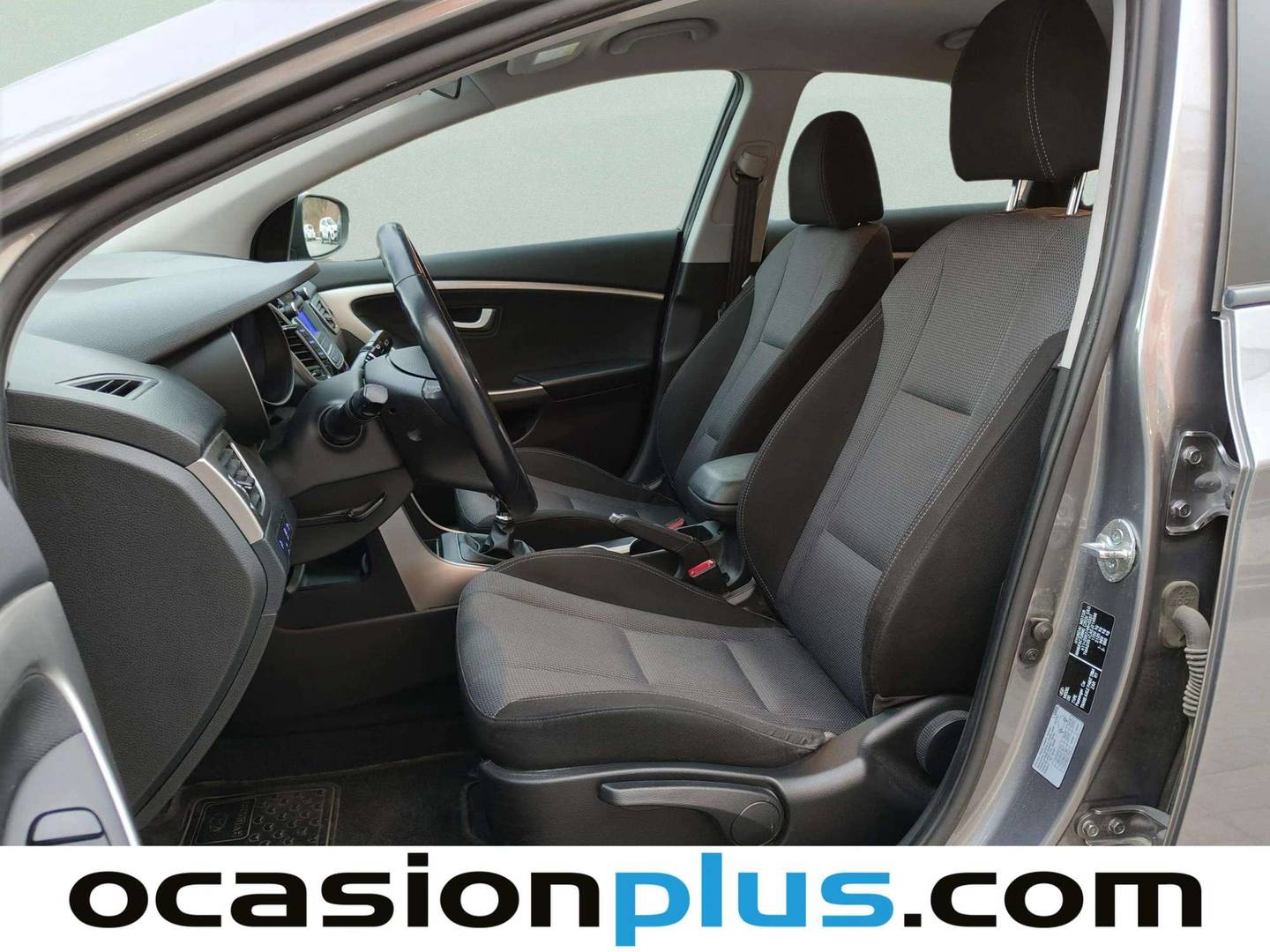 Foto asientos delanteros Hyundai i30 Hyundai i30 1.6 GDi BlueDrive Tecno (135 CV)