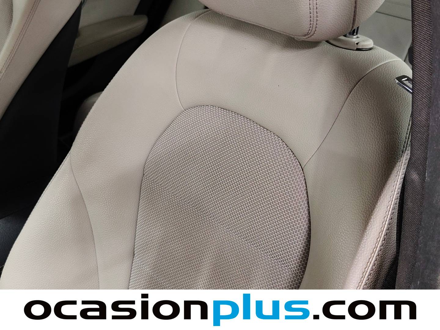 Extras y acabados del Mercedes Clase C Mercedes Clase C 220 BlueTEC Avantgarde (170 CV)