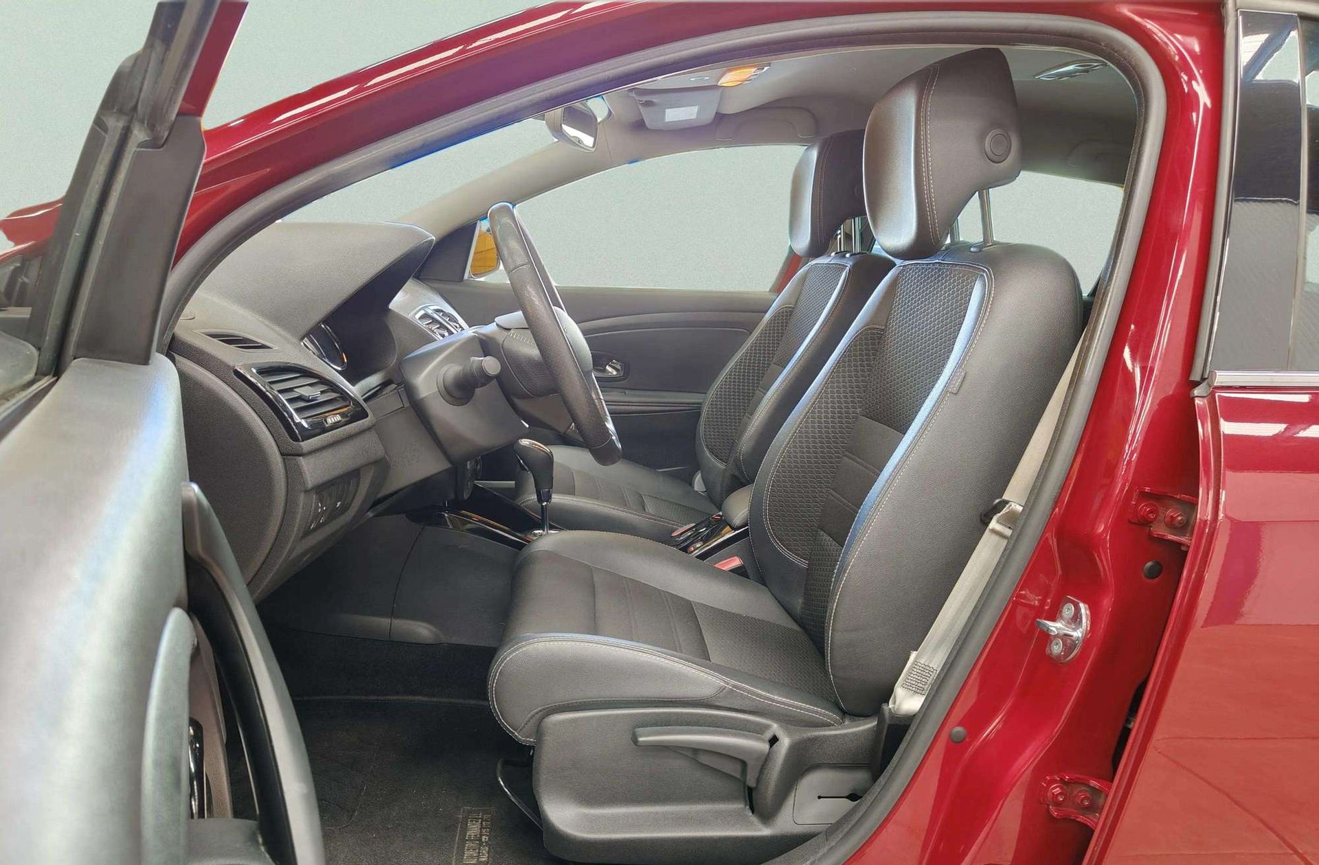 Renault Mégane Sport Tourer Bose Energy TCe EDC - foto 11