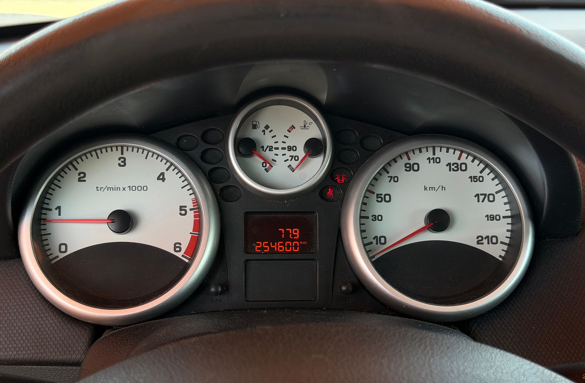 Peugeot 207 SW 1.6 HDi Confort - foto 18