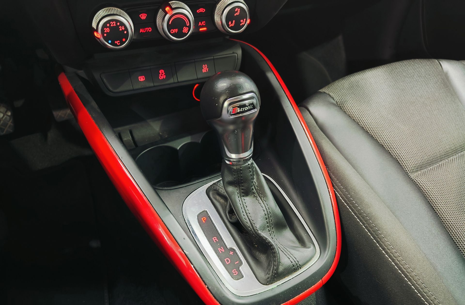 Audi A1 Ambition 1.6 TDI S tronic - foto 5