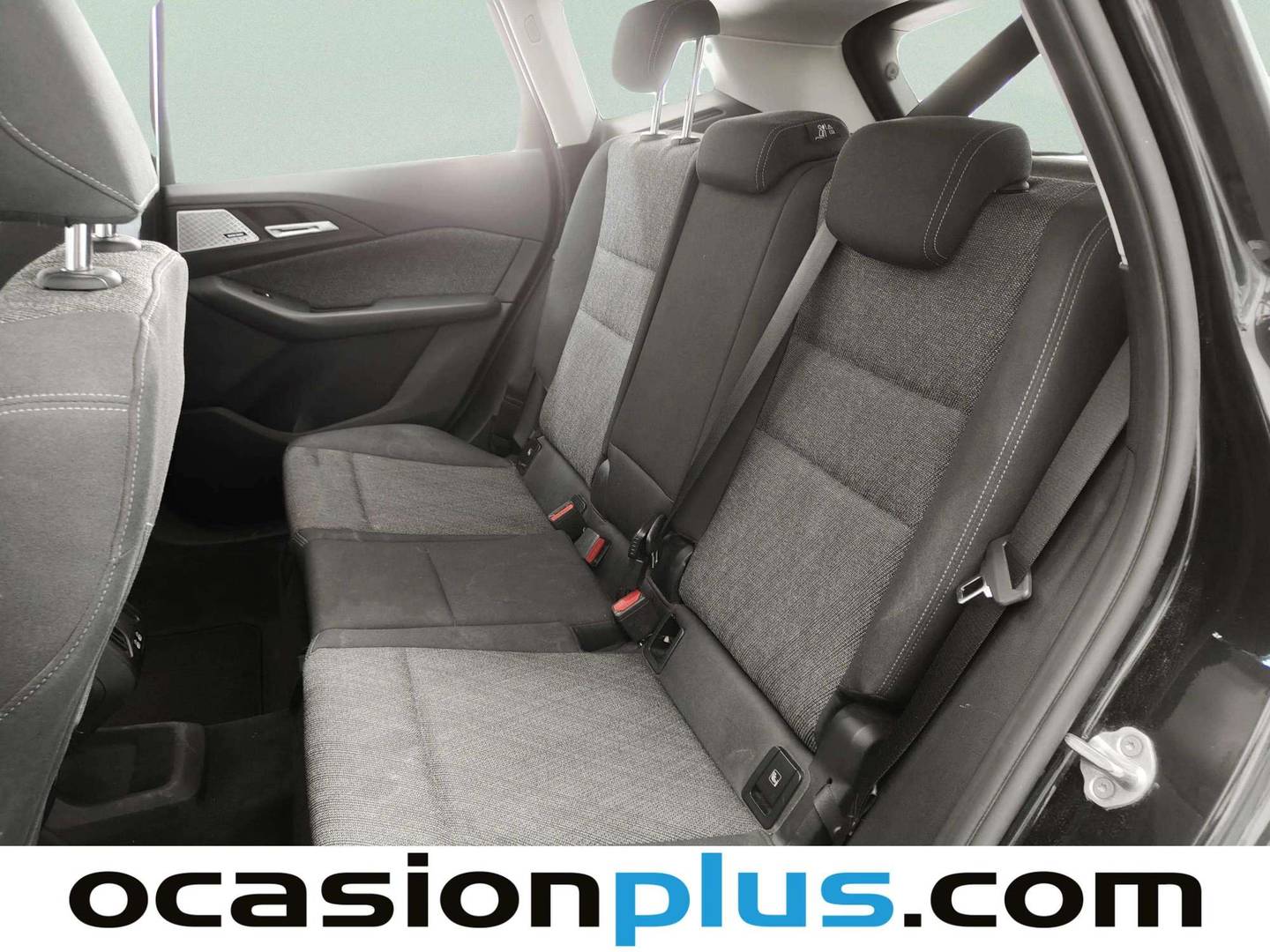 Foto asientos traseros BMW Serie 2 Active Tourer BMW Serie 2 218i Active Tourer (136 CV)