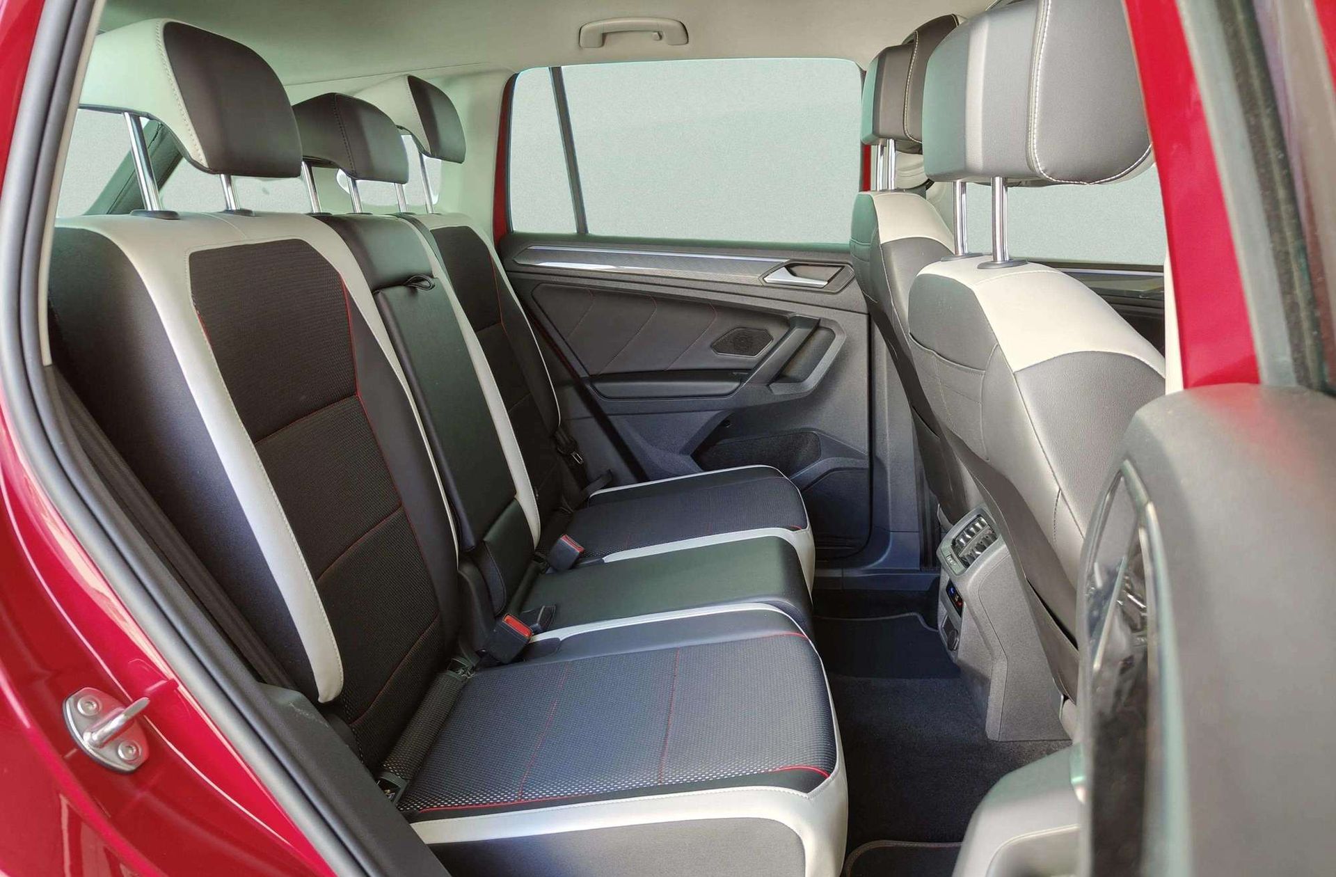 Volkswagen Tiguan Urban Sport 1.5 TSI DSG - foto 22