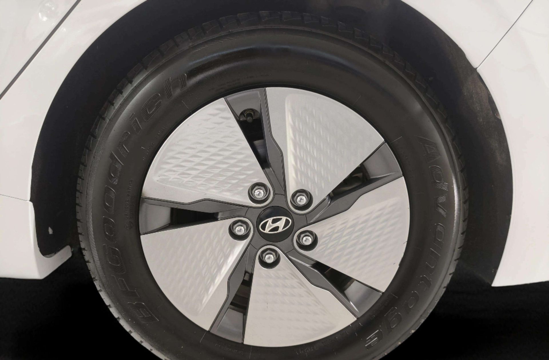 Hyundai Ioniq 1.6 GDI HEV Klass DCT - foto 32