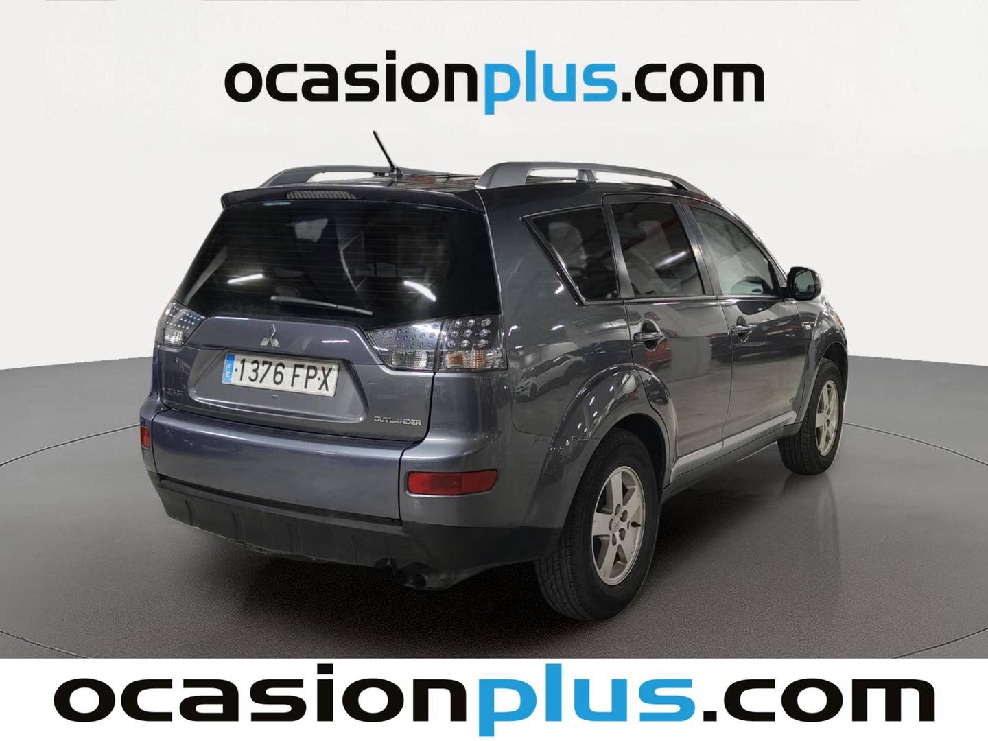 Foto trasera Mitsubishi Outlander Mitsubishi Outlander 2.0 DI-D Intense (140 CV) derecha