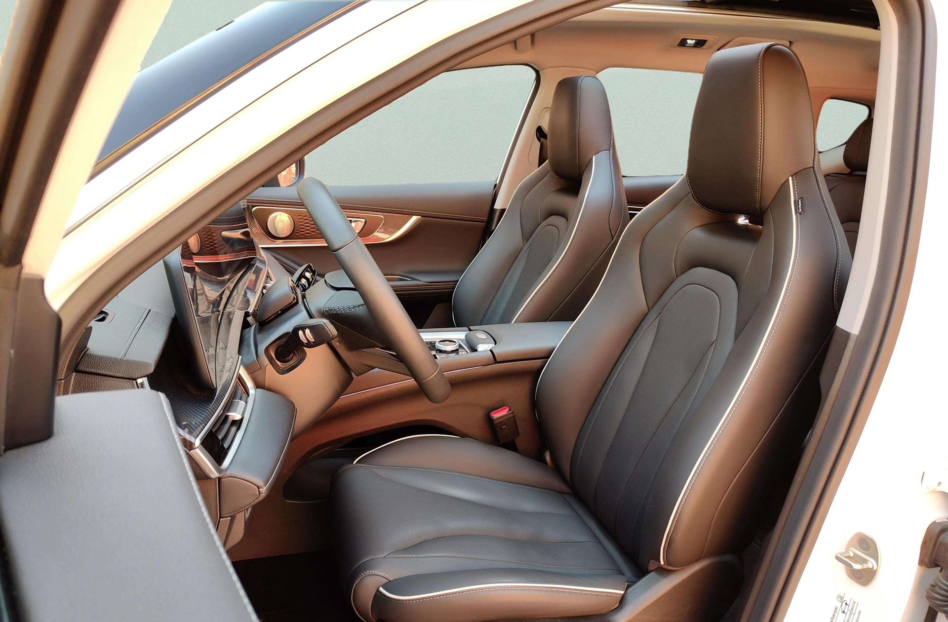 Ebro s700 1.6 T-GDi Luxury 7 DCT - foto 12