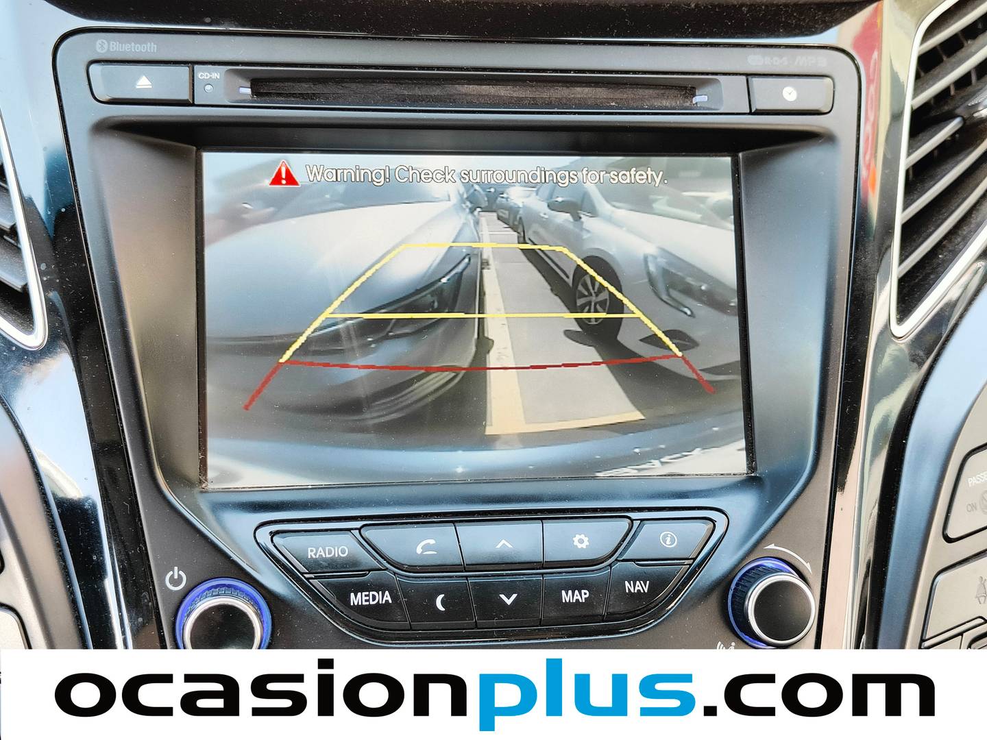 Extras del Hyundai i40 Hyundai i40 CW 1.7 CRDI BlueDrive Tecno Xenon Sky (136 CV)