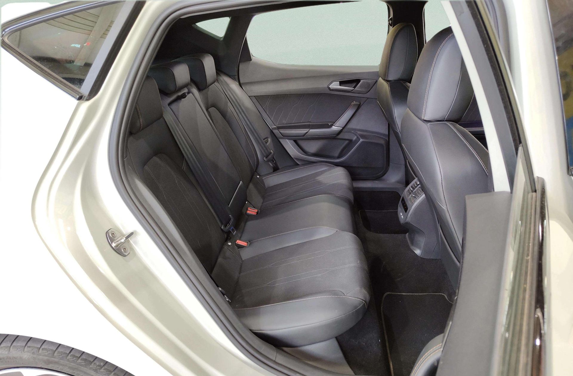 Cupra León 1.5 eTSI DSG - foto 19