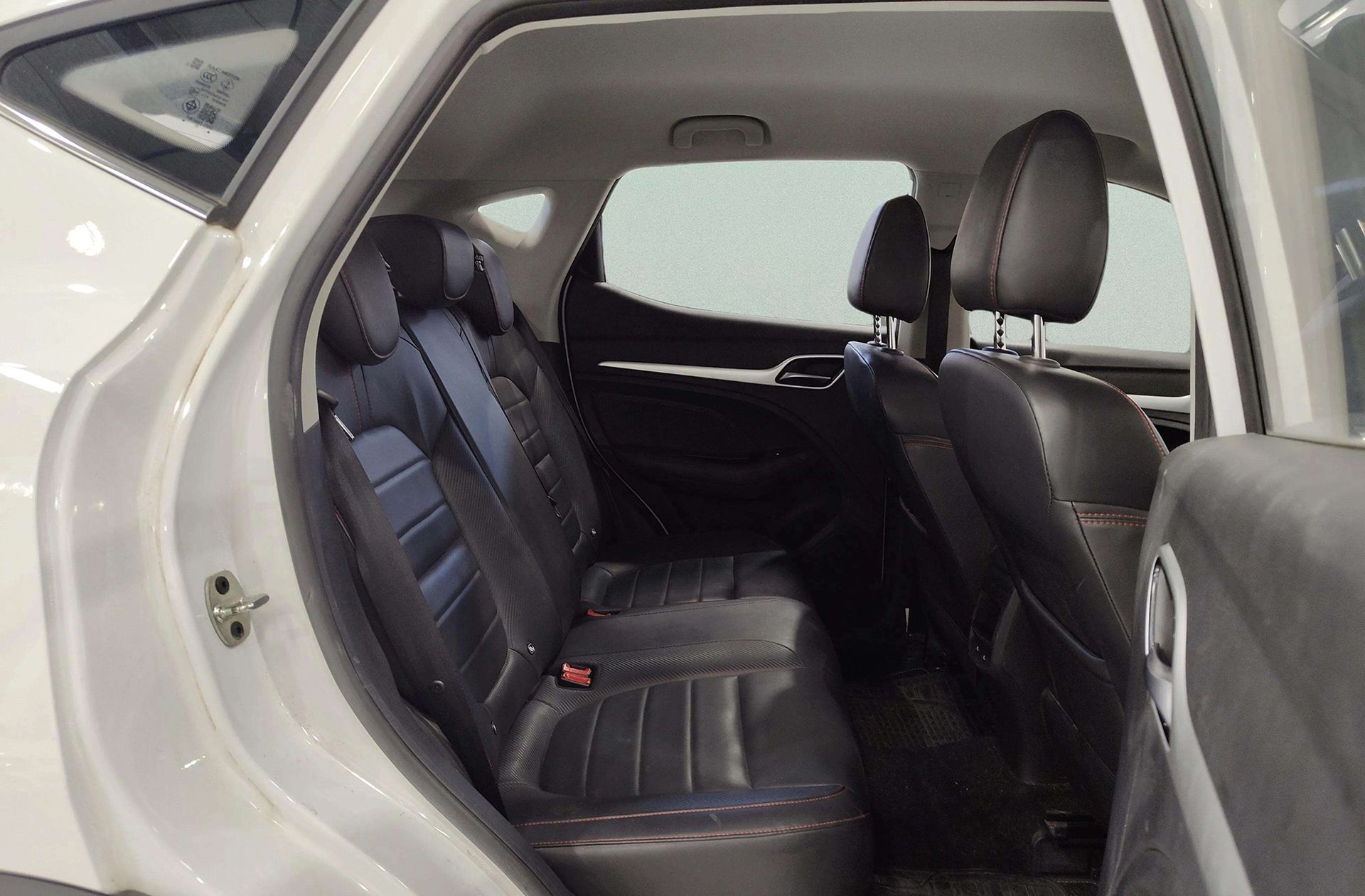 MG ZS 1.5 Luxury - foto 19