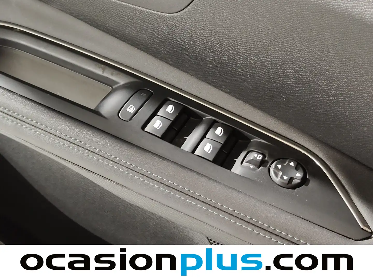 Foto Peugeot 3008 Peugeot 3008 PureTech 130 S&S Allure Pack EAT8 (130 CV)