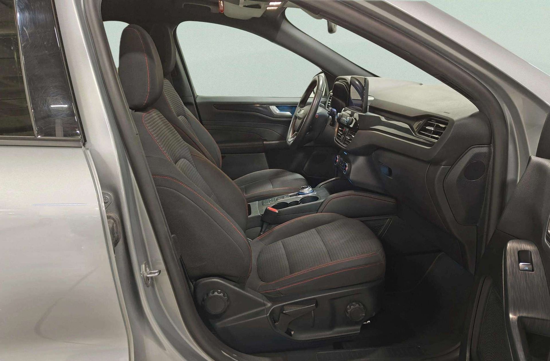 Ford Kuga 2.5 Duratec PHEV ST-Line - foto 18