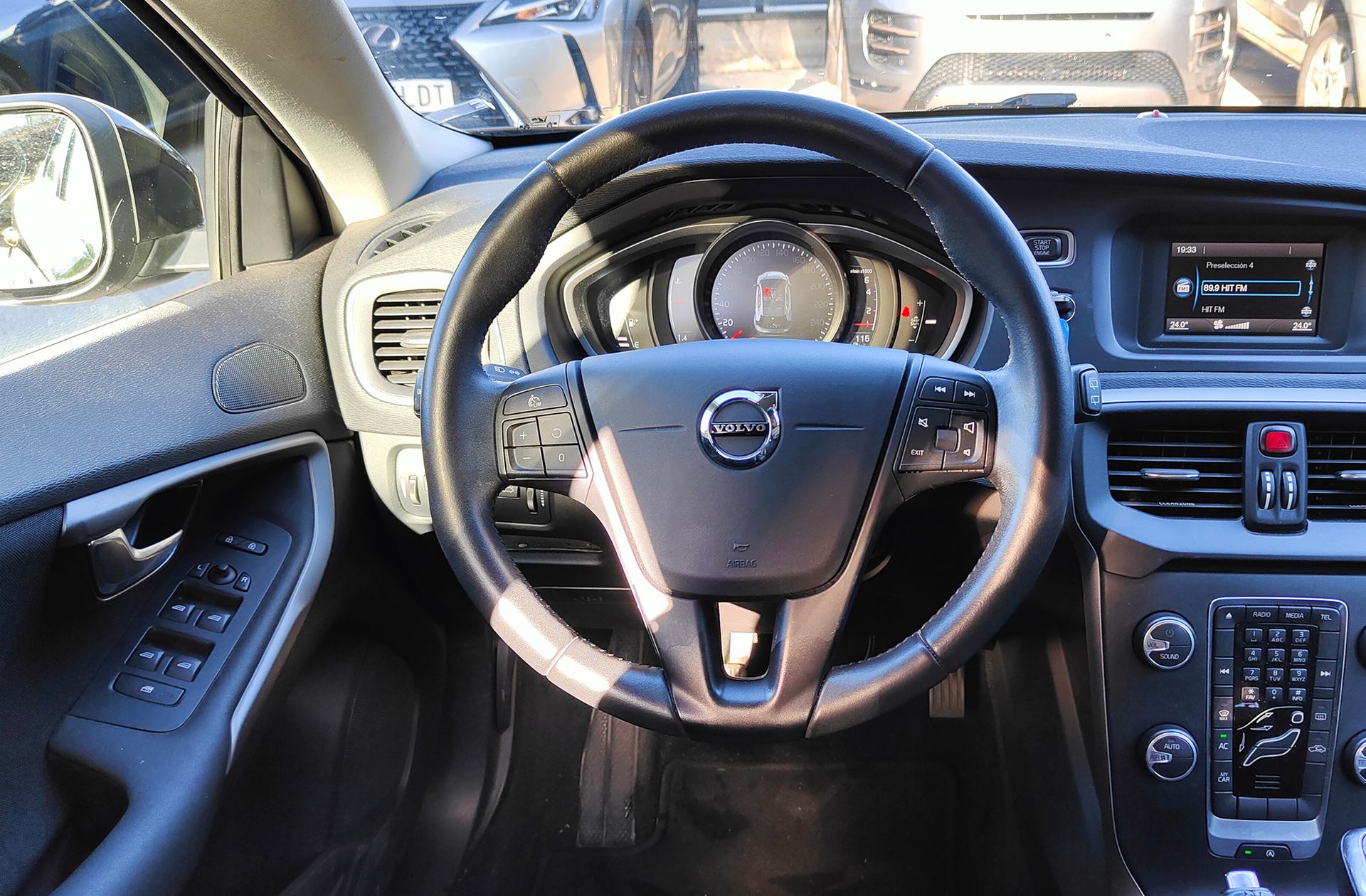 Volvo V40 T2 Kinetic - foto 17