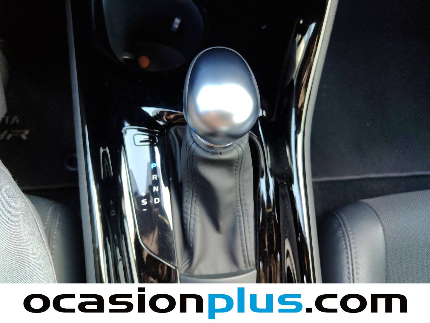 Equipamiento del Toyota C-HR Toyota C-HR 180H Advance (184 CV)