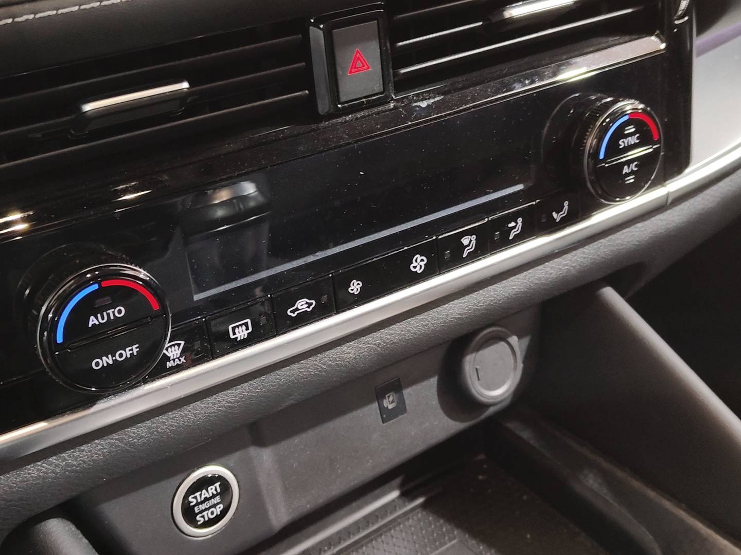 Foto Nissan QASHQAI Nissan Qashqai DIG-T 140 N-Connecta (140 CV)