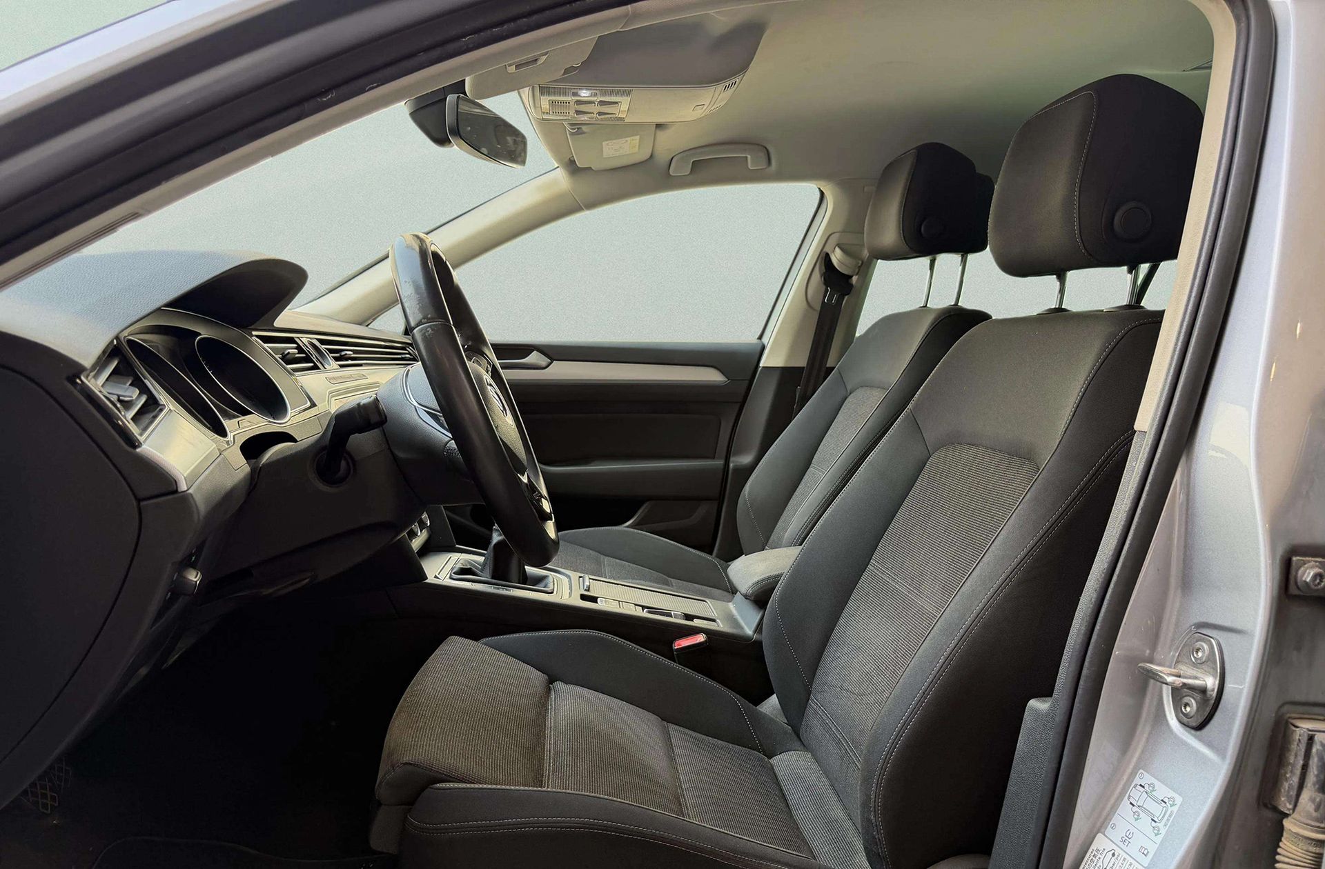 Volkswagen Passat Variant Advance 1.6 TDI - foto 11