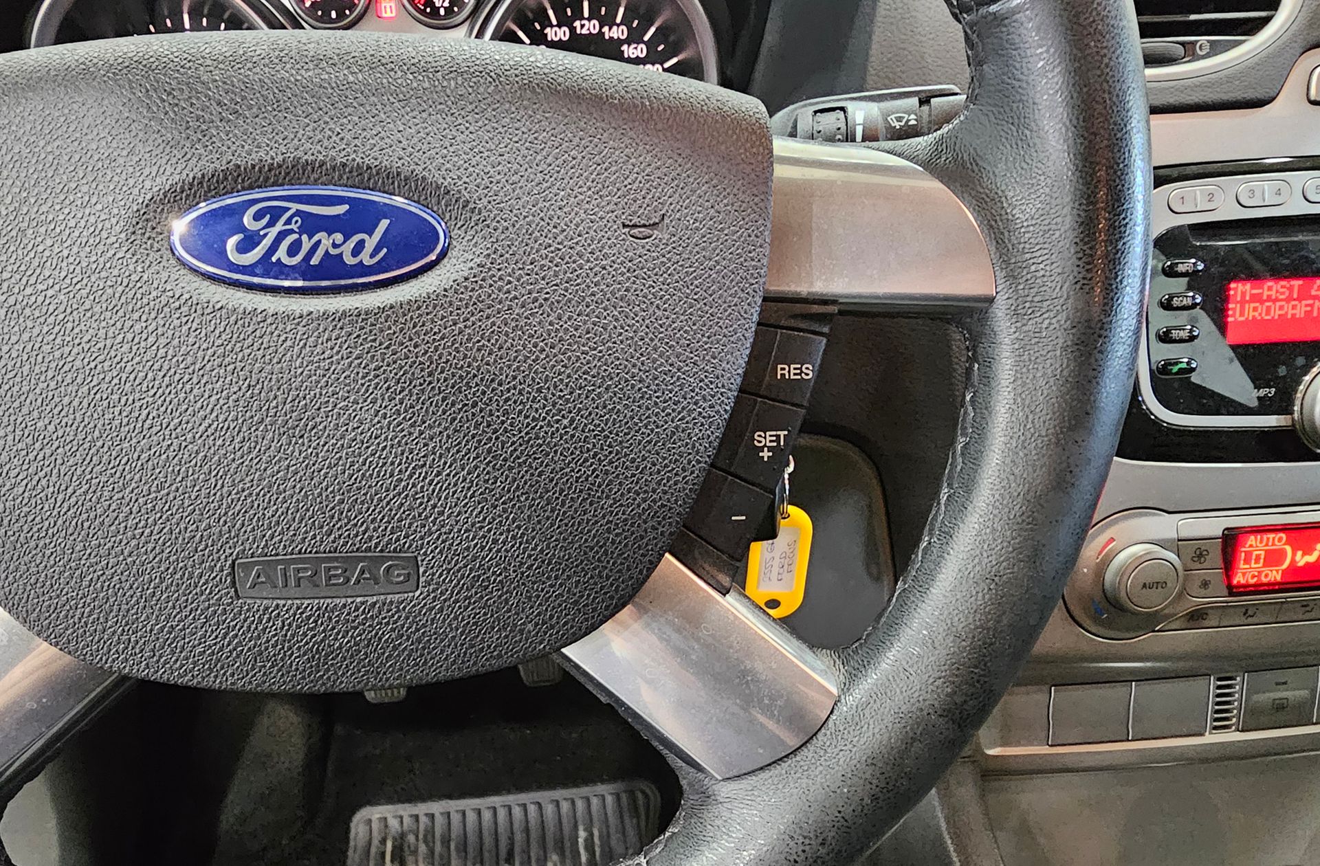 Ford Focus 1.6 TDCi Trend - foto 22