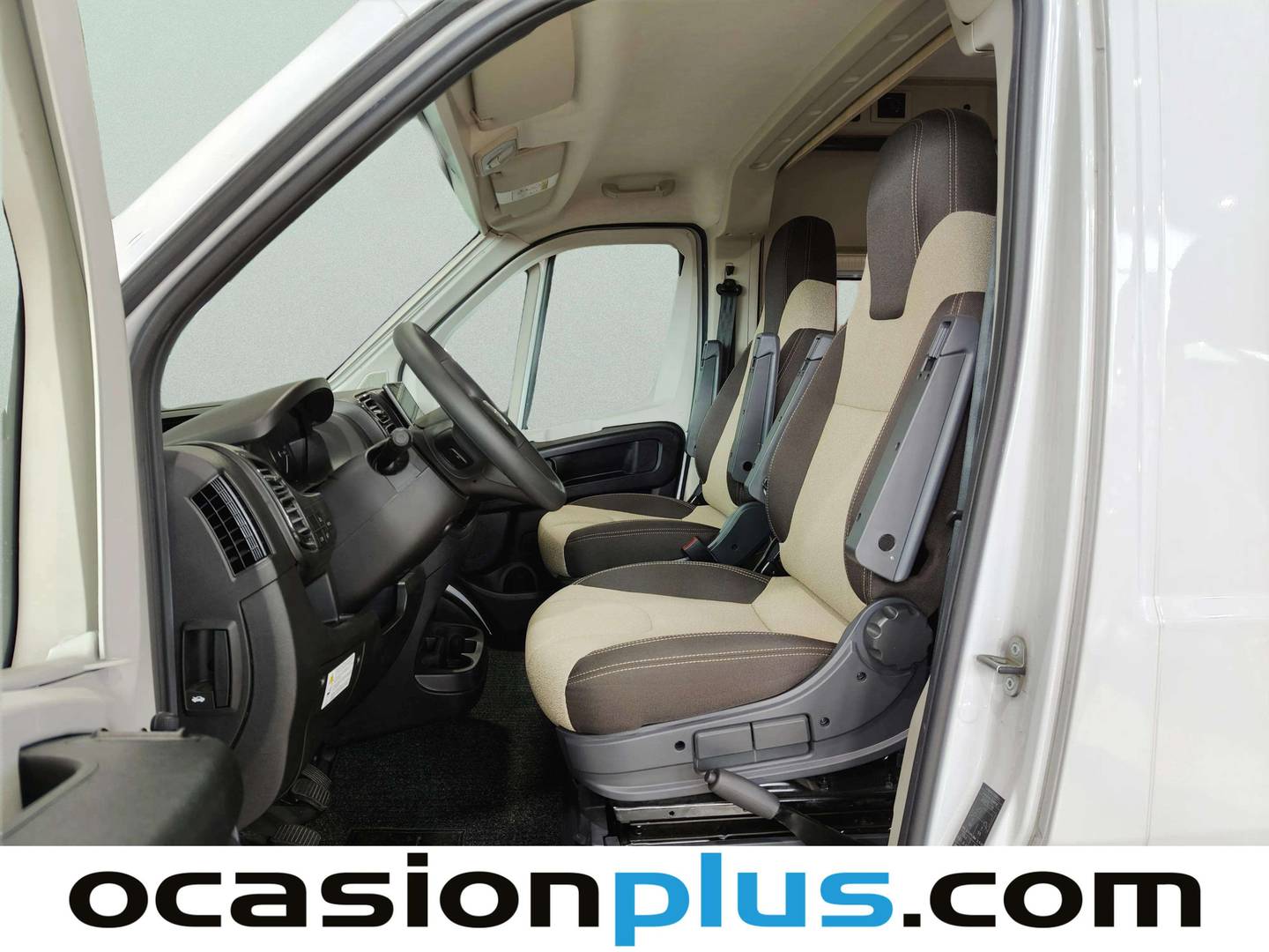 Foto asientos delanteros Challenger V114 Challenger V114 star edition (140 Cv)