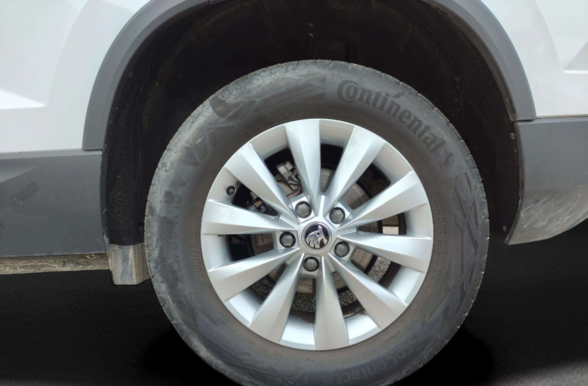 Škoda Karoq 2.0 TDI Selection - foto 38
