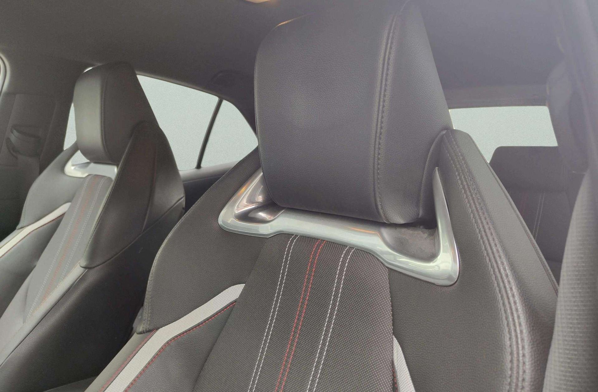 Toyota Corolla 180H GR-Sport E-CVT - foto 11