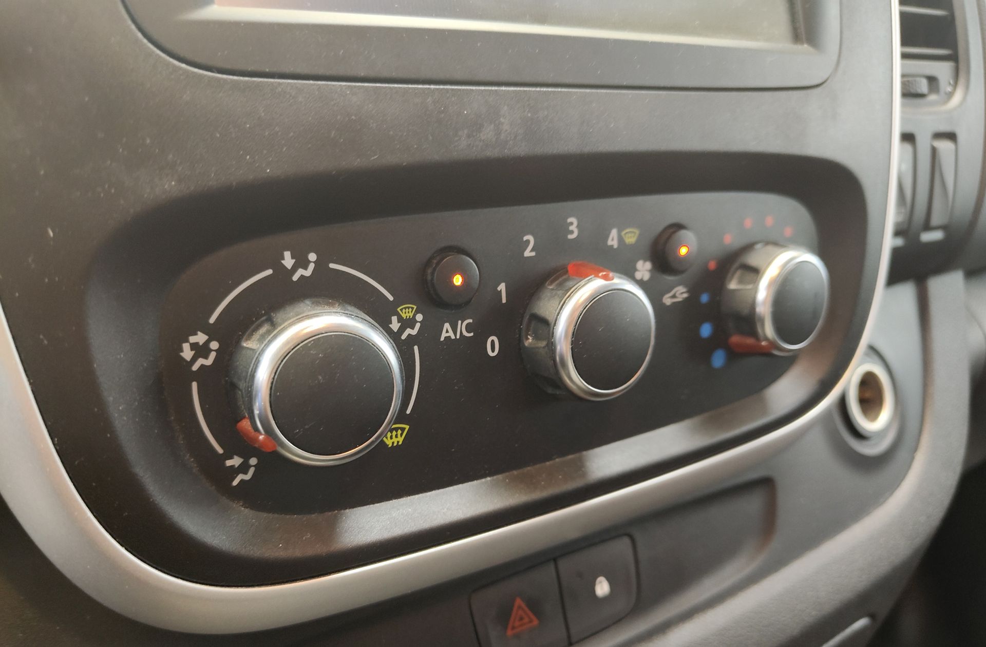Nissan NV300 Combi 2.0 dCi L1H1 1T Premium Camperizada 2 plazas - foto 35