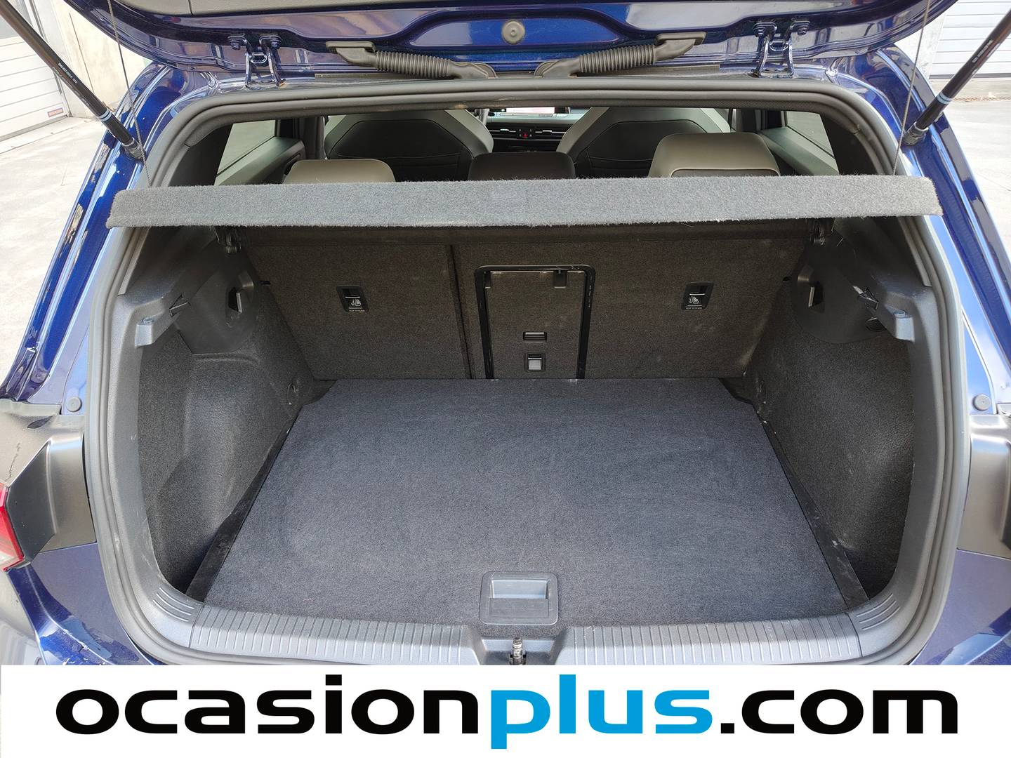 Fotos maletero Volkswagen Golf Volkswagen Golf R-Line 1.5 eTSI (150 CV) DSG