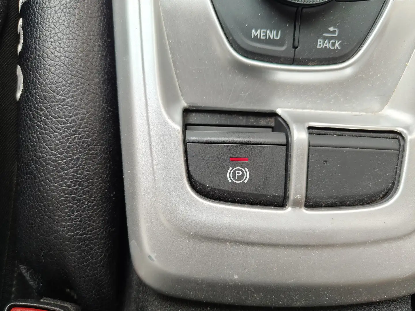 Foto Audi Q2 Audi Q2 design edition 1.6 TDI  (116 CV)