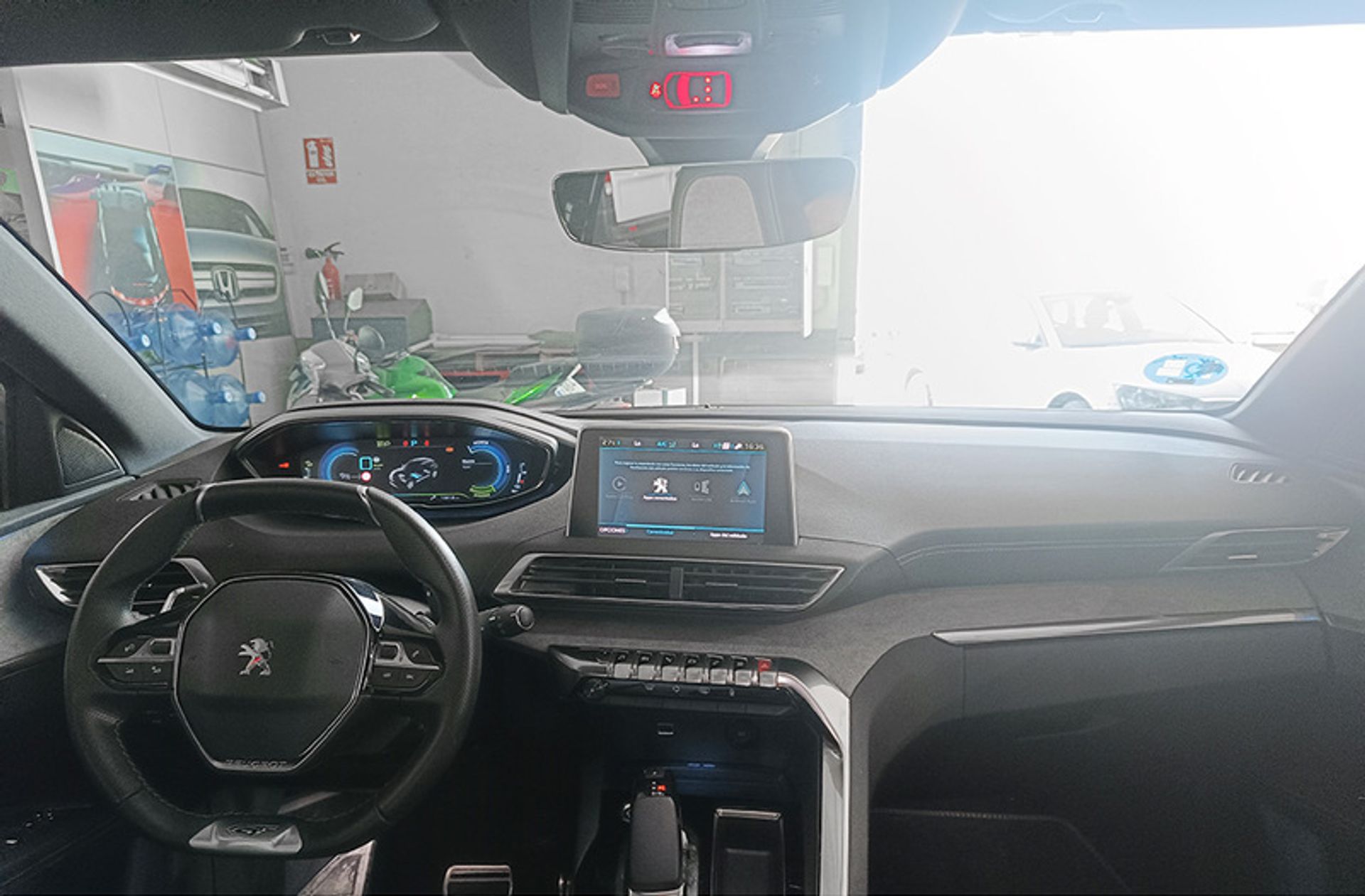 Peugeot 3008 300 GT e-EAT8 - foto 6