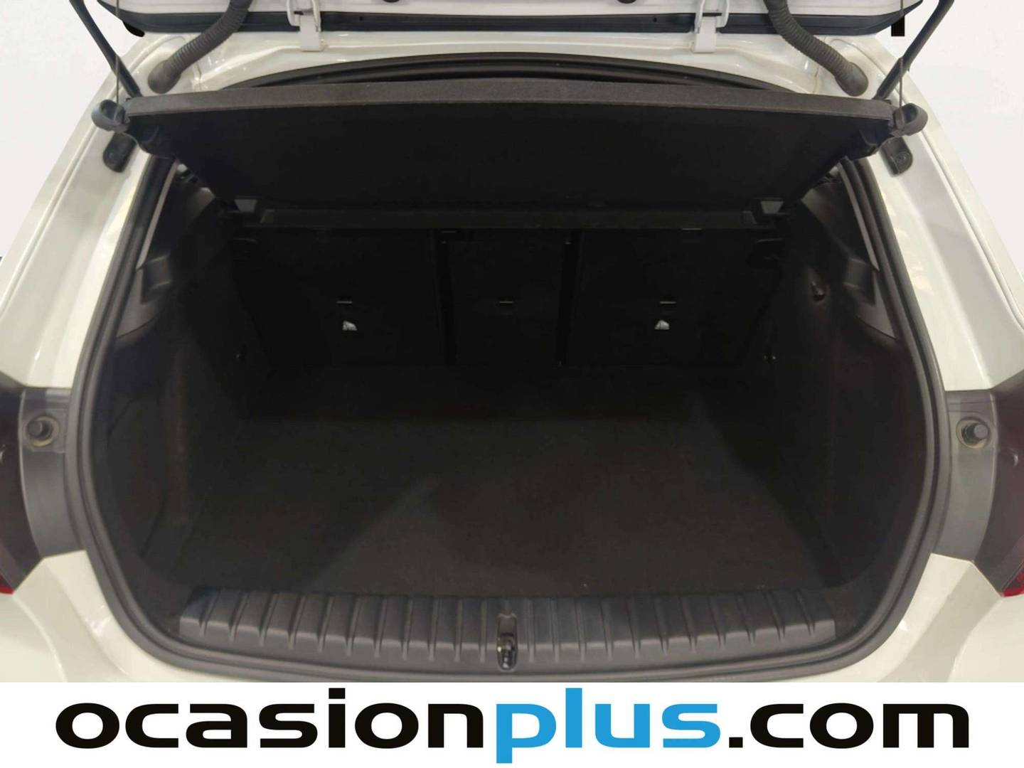 Fotos maletero BMW Serie 1 BMW Serie 1 116d (116 CV)