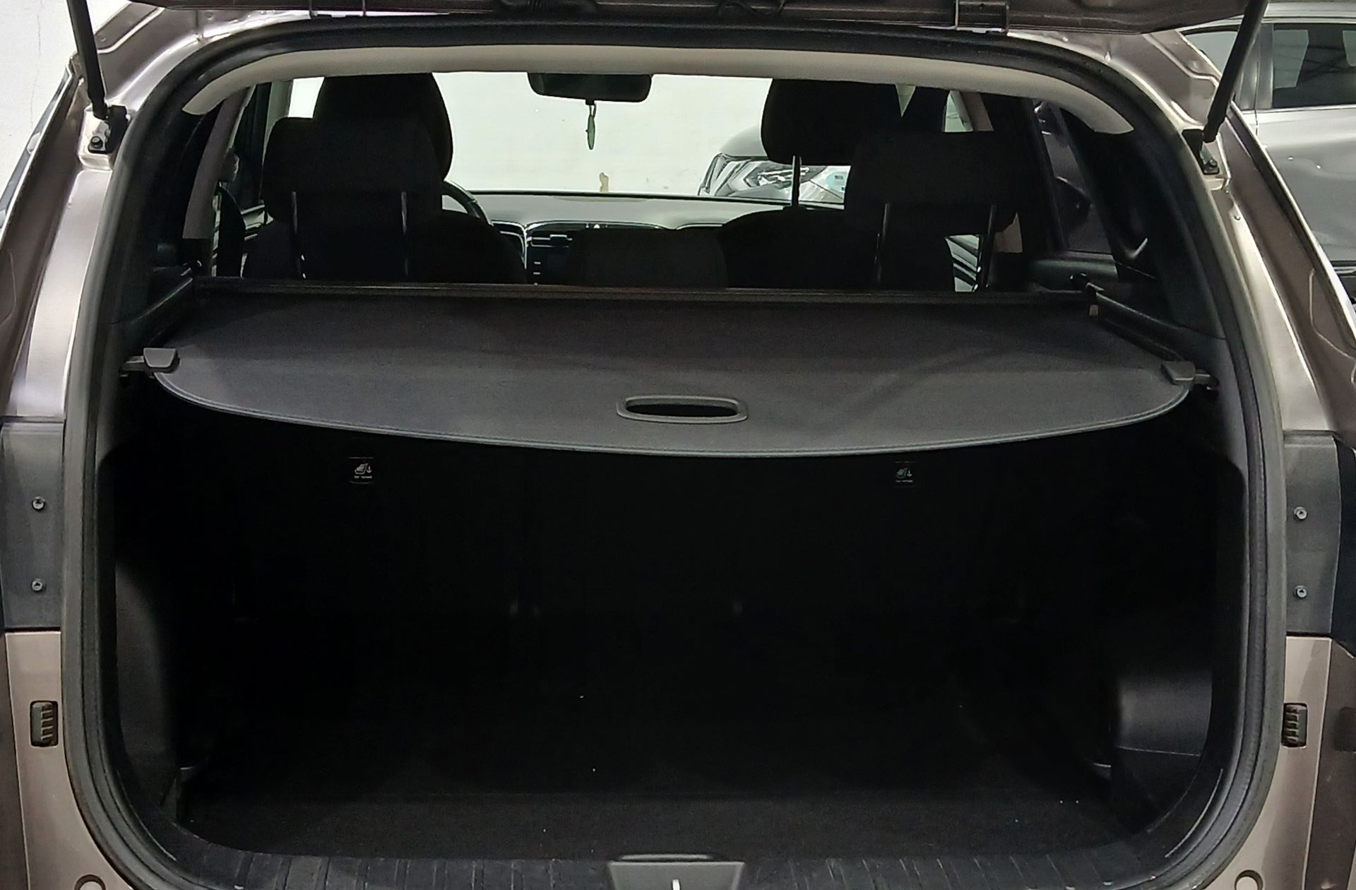 Hyundai Tucson 1.6 CRDi Maxx - foto 17