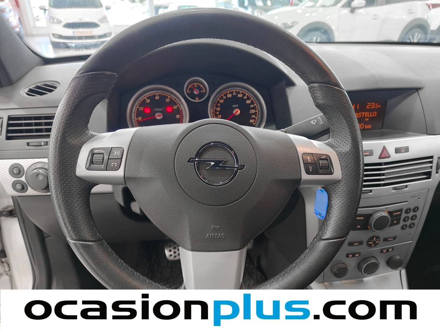 Extras y acabados del Opel Astra Opel Astra GTC 1.6 Sport (105 CV)