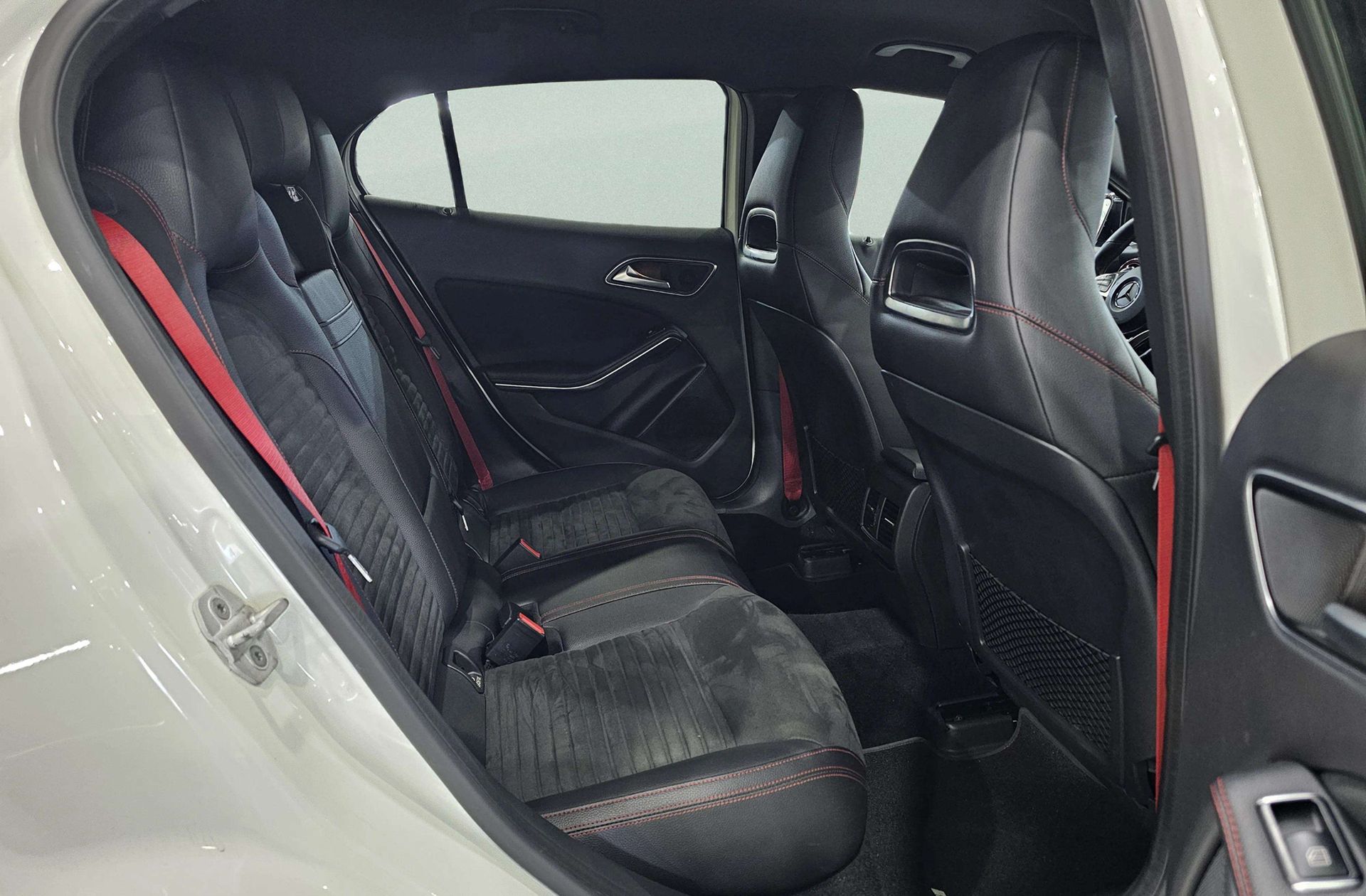 Mercedes-Benz GLA AMG 45 4Matic - foto 25