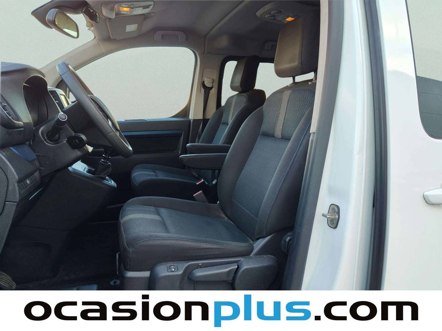 Foto asientos delanteros Peugeot Traveller Peugeot Traveller BlueHDi 150 Active Standard  8 Plazas (150 CV)