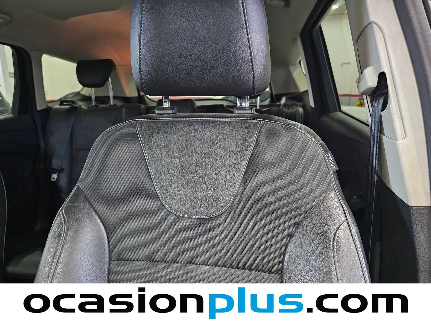 Extras y acabados del Ford Kuga Ford Kuga 2.0 TDCI S&S Titanium 4x2 (150 CV)