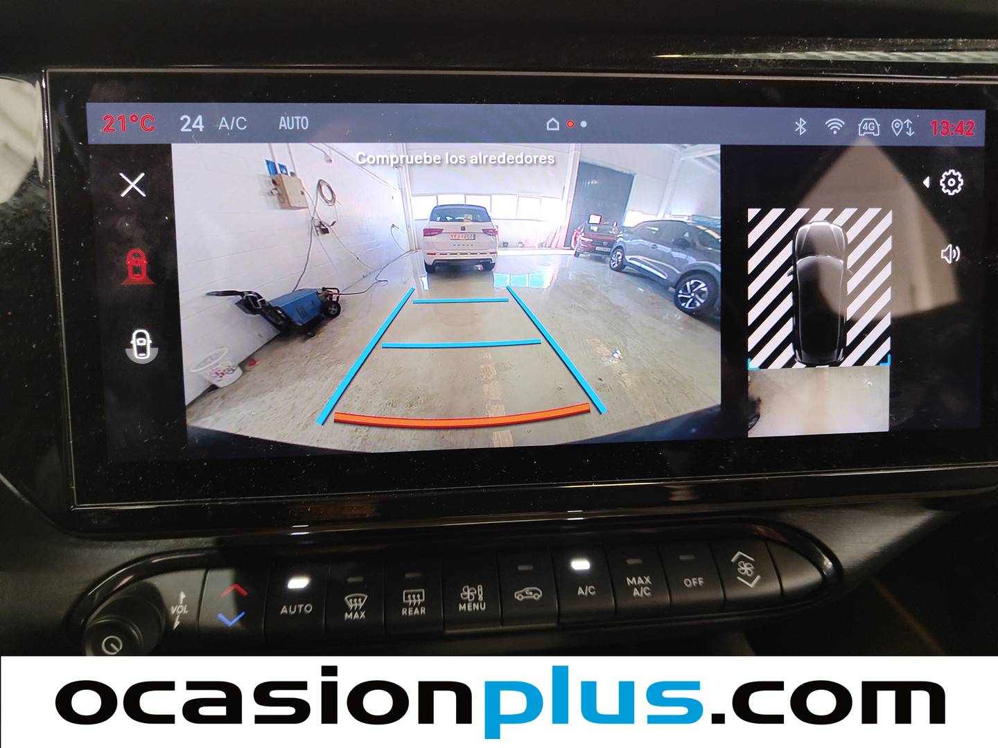 Foto Alfa Romeo Junior Alfa Romeo Junior 1.2 Ibrida Speciale Auto (136 CV)