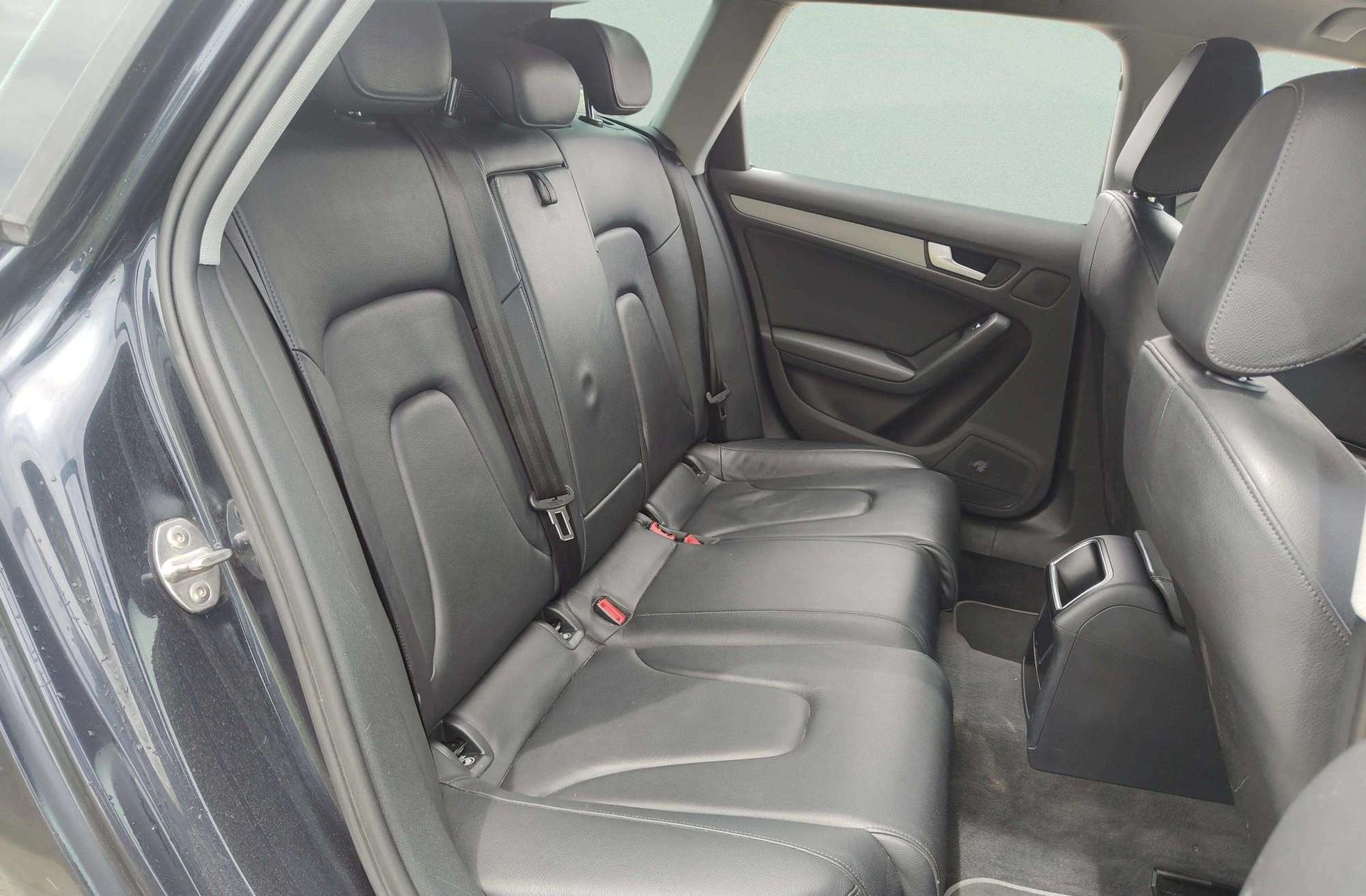 Audi A4 Avant S line edition 2.0 TDI multitronic - foto 18
