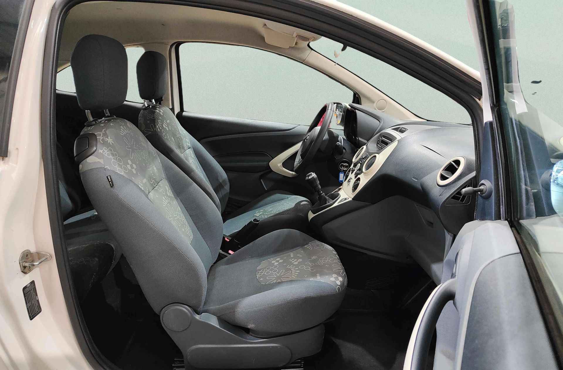 Ford Ka 1.2 Duratec Trend+ - foto 14